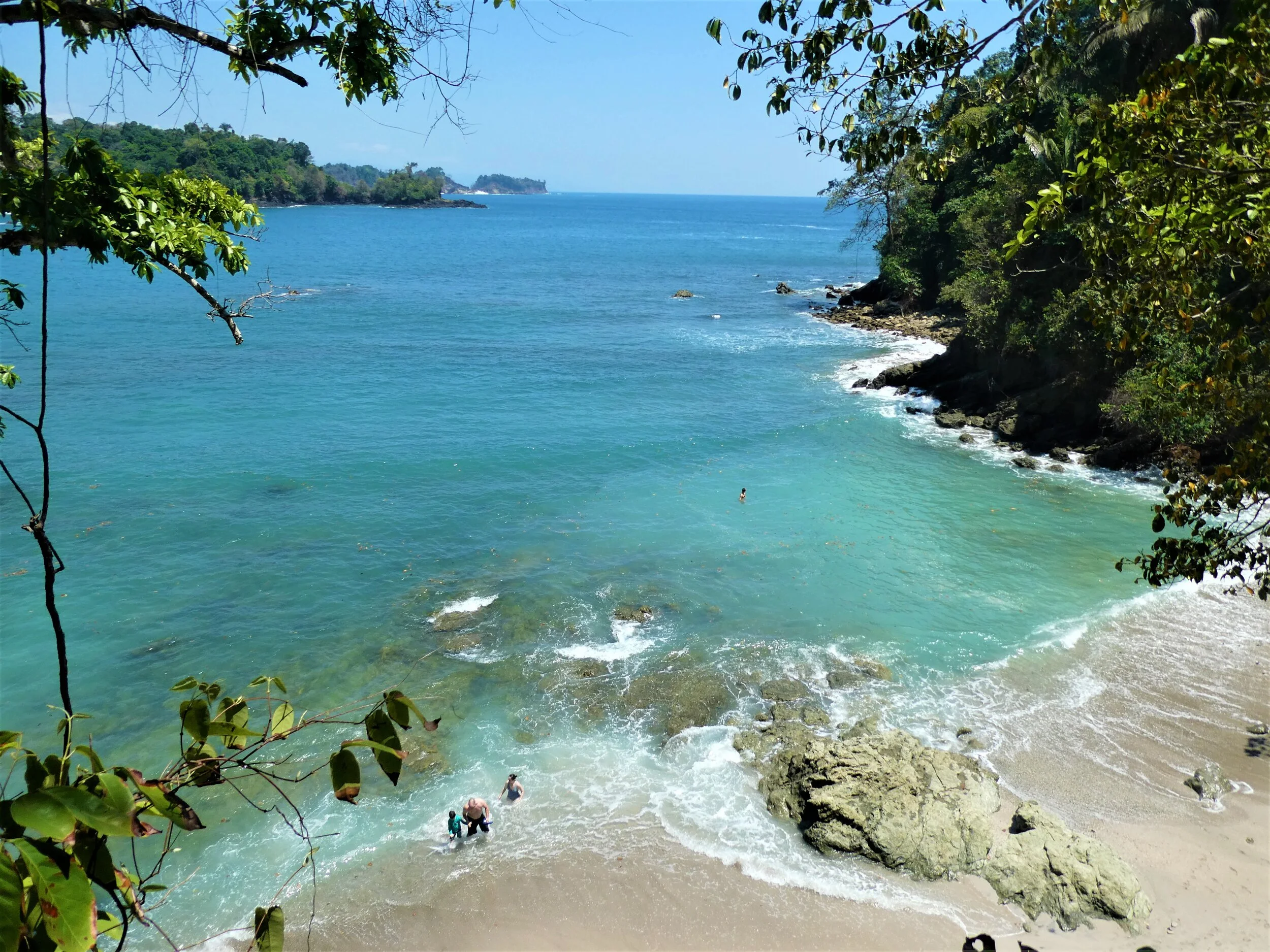 playa manuel antonio beach