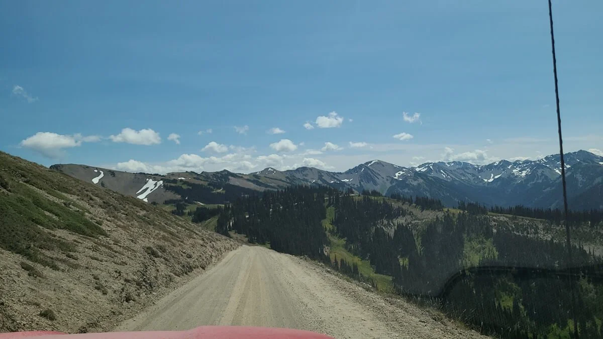 Obstruction Point Road heading towards meadows and mountains