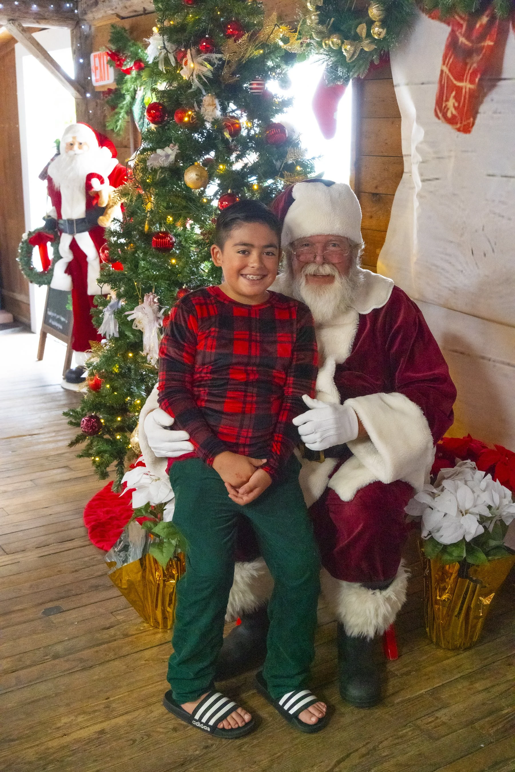 Chasin A dream Santa127 WEB .jpg