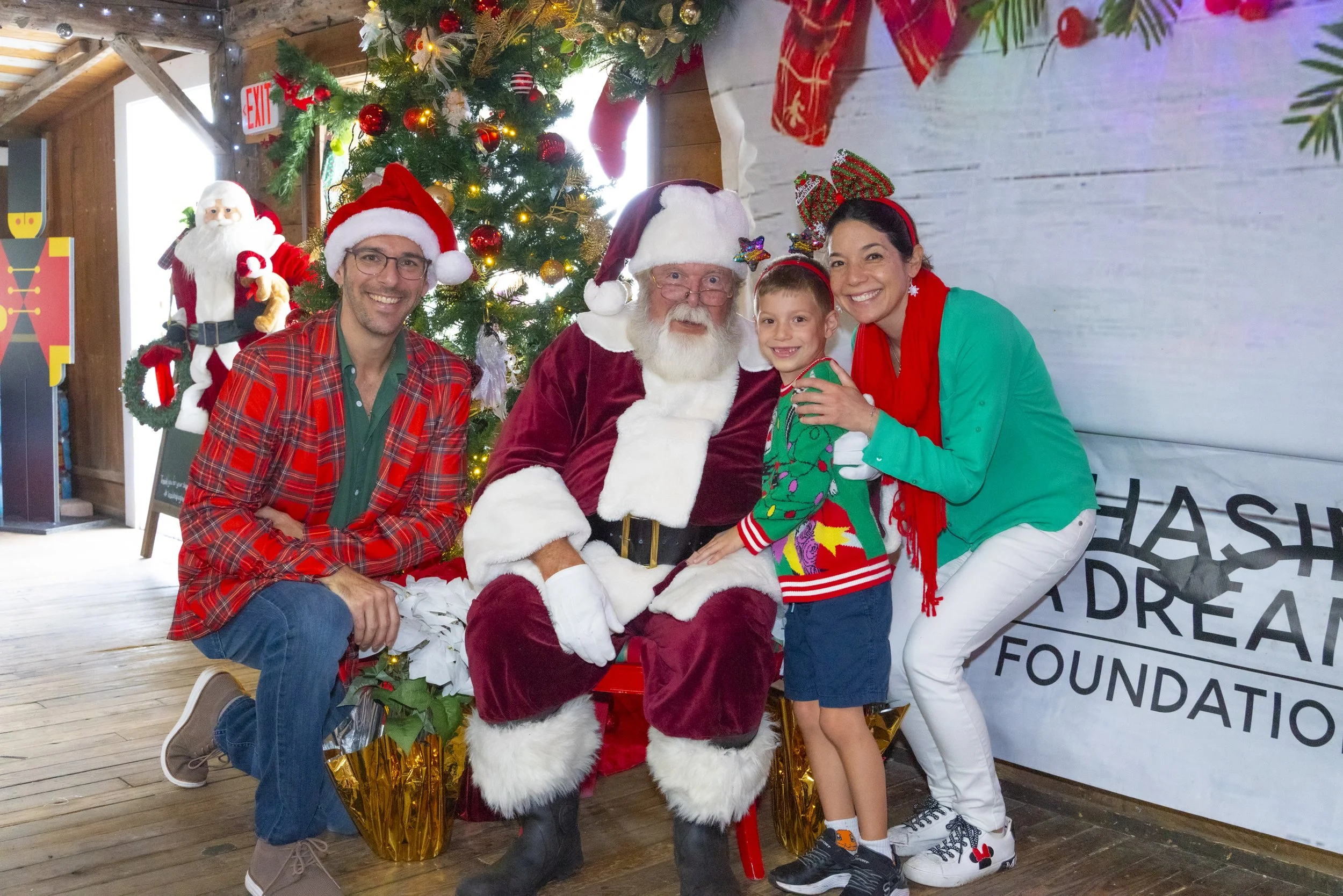 Chasin A dream Santa140 WEB .jpg