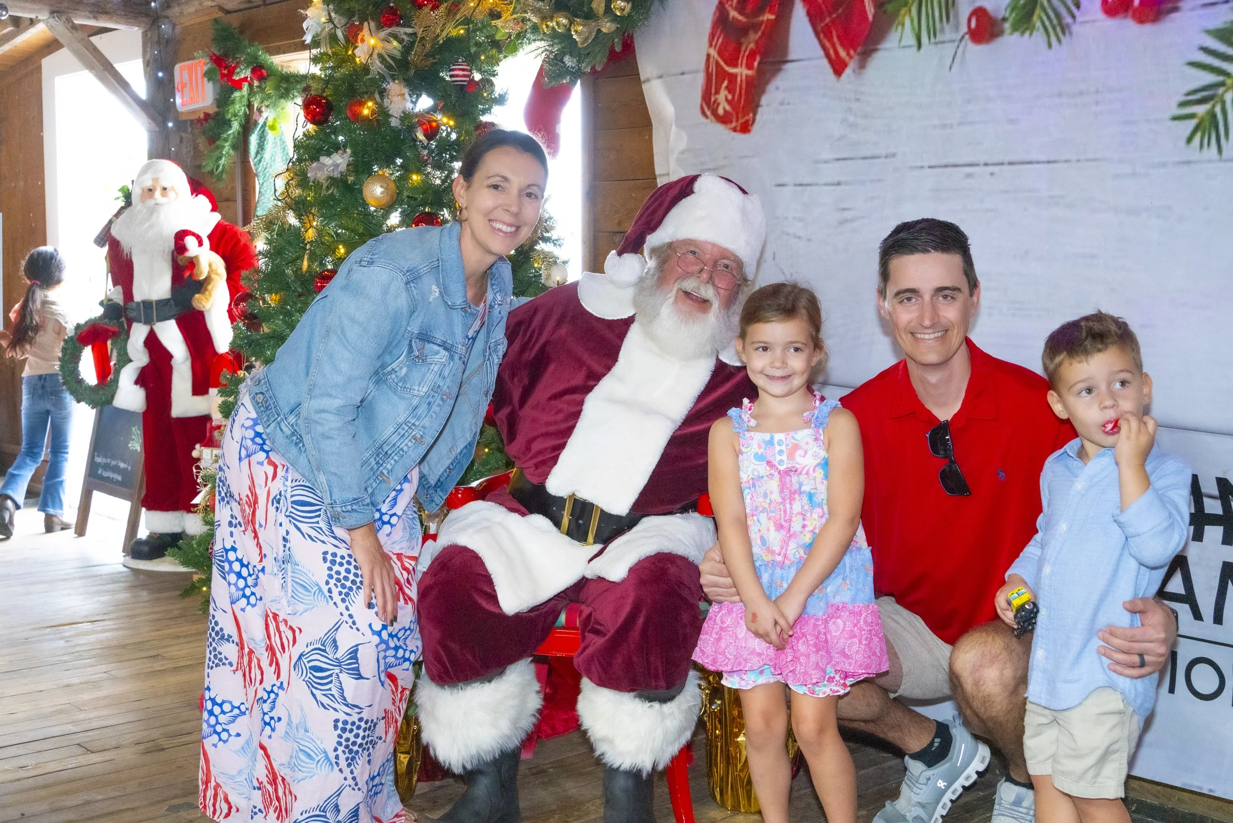 Chasin A dream Santa143 WEB .jpg