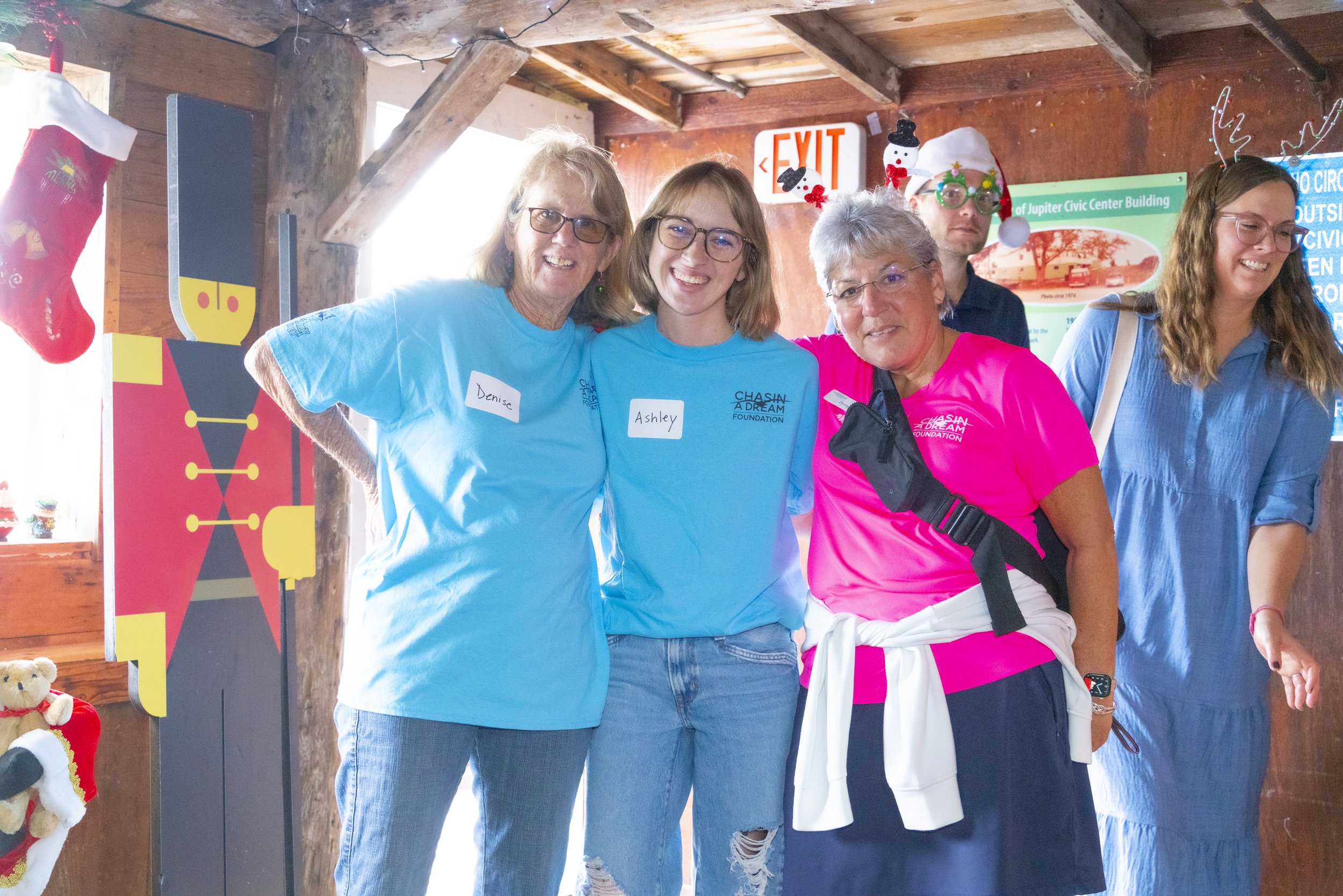 Chasin A dream Santa156 WEB .jpg