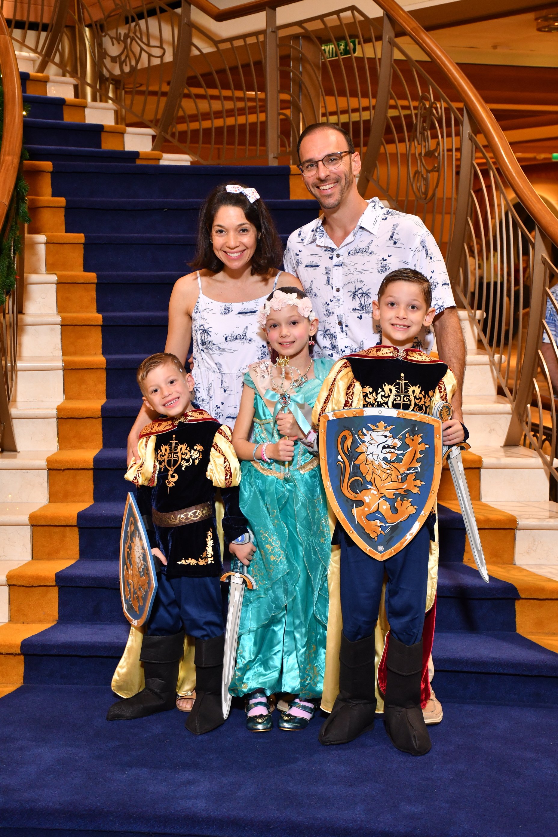 2024-12-14 - Disney Dream - Grand staircase_12.jpeg
