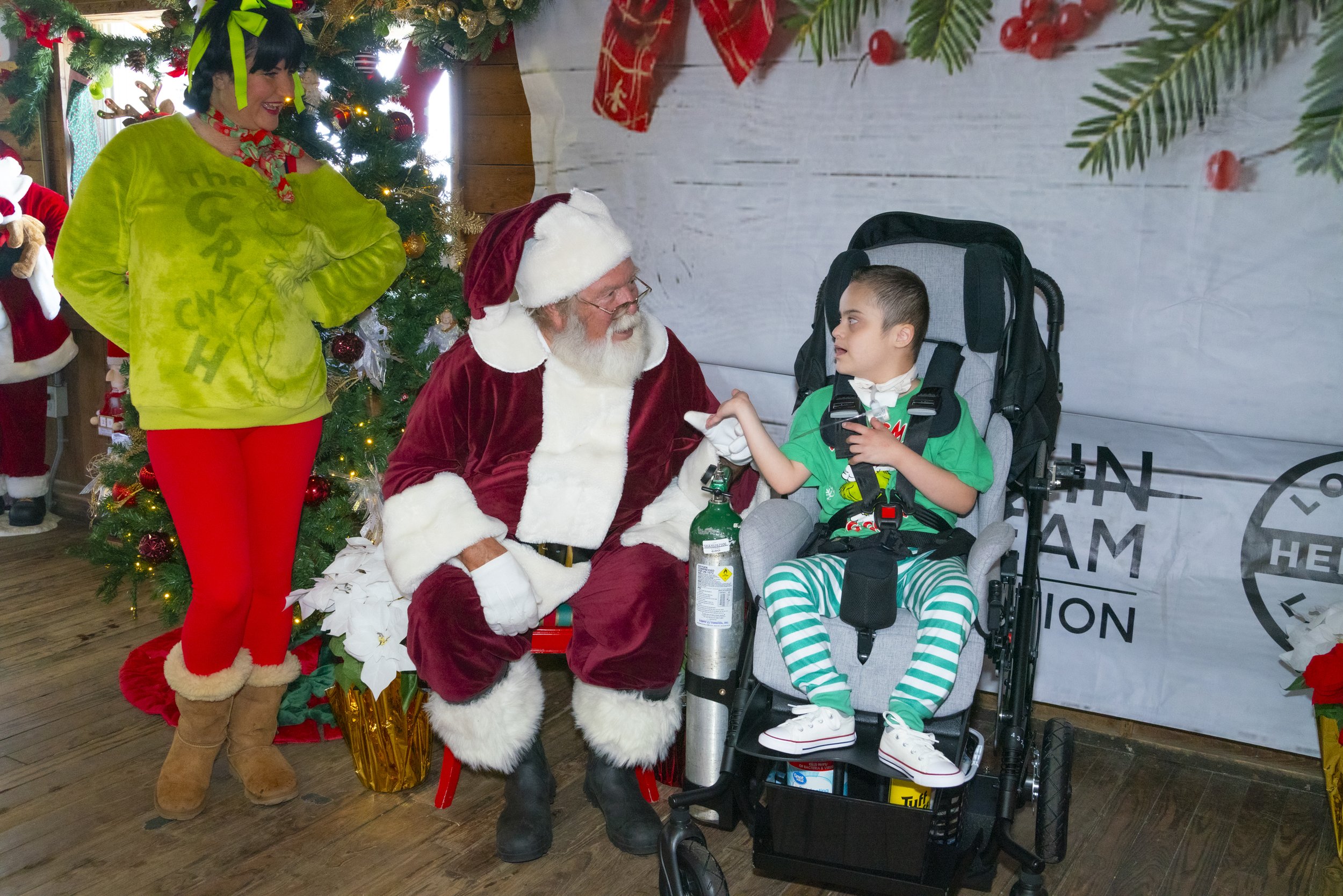 Chasin A dream Santa348 WEB .jpg