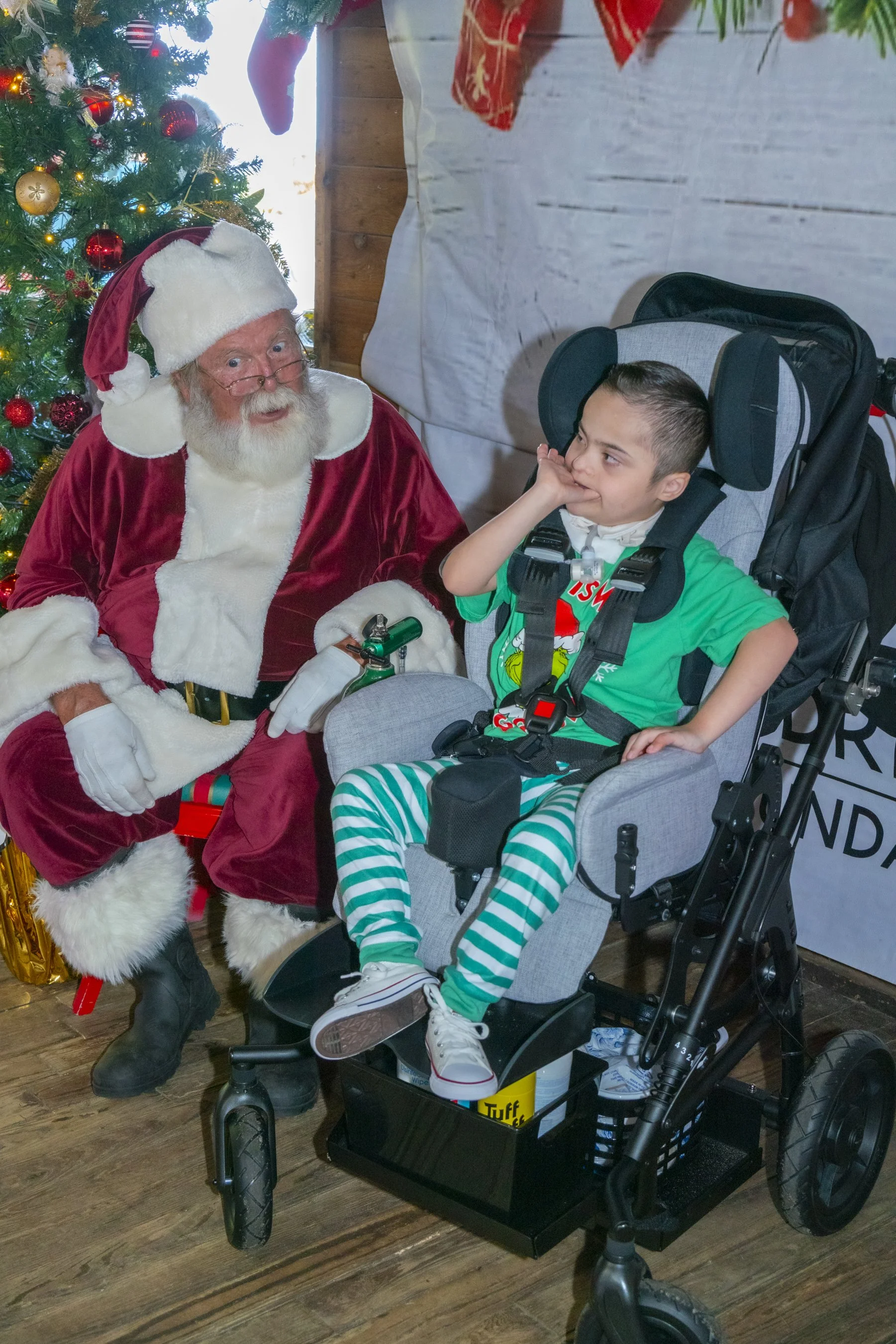 Chasin A dream Santa353 WEB .jpg