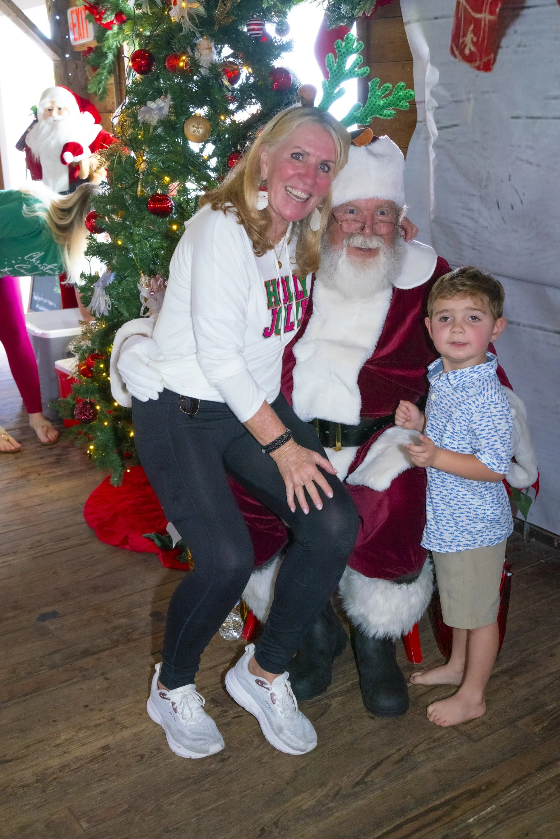 Chasin A dream Santa308 WEB .jpg