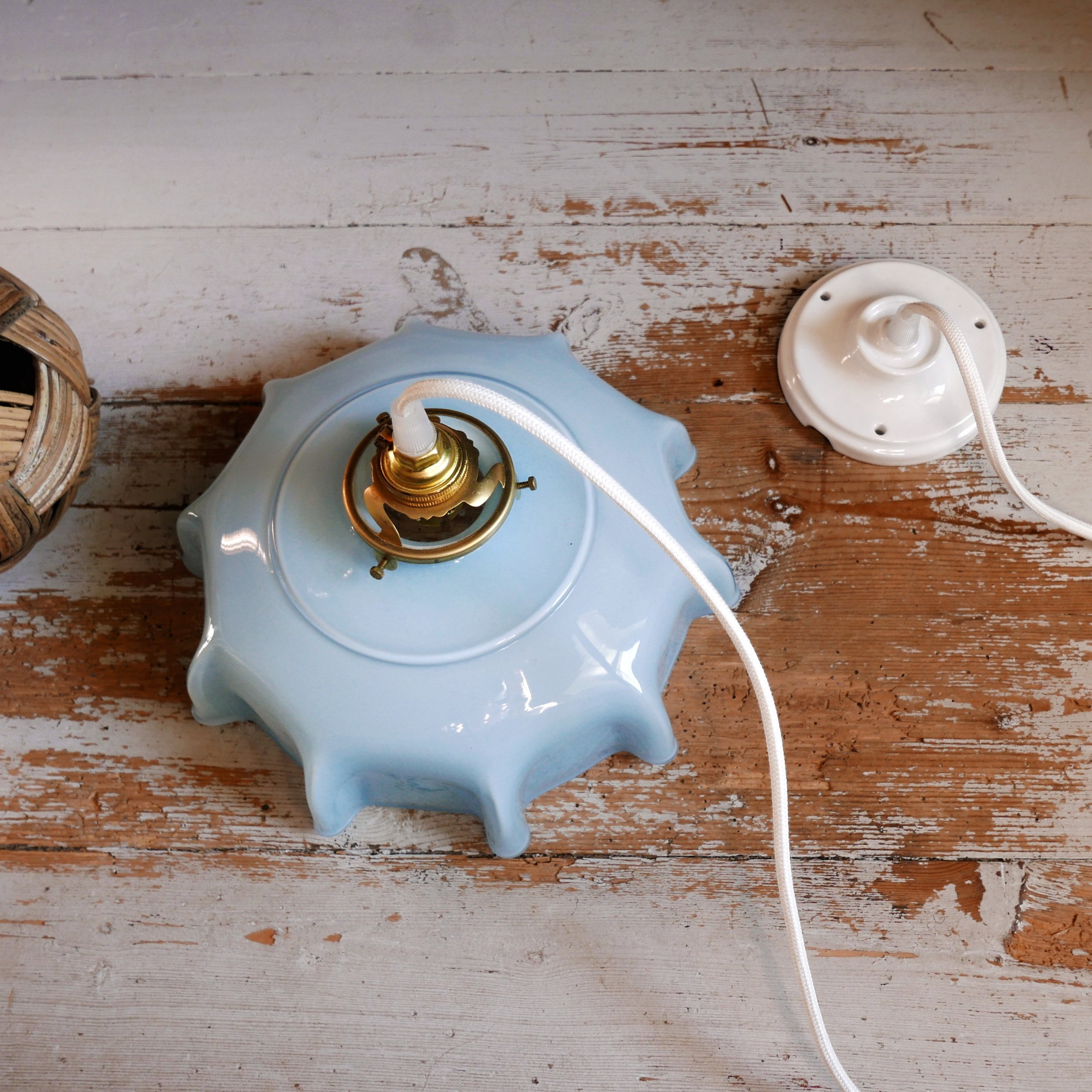 SUSPENSION OPALINE BLEUE - CAPSULE