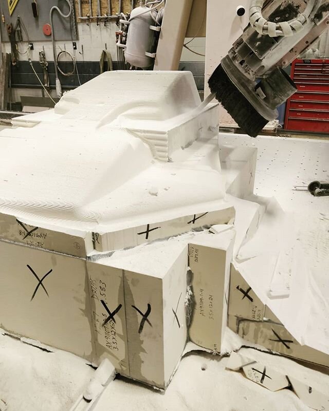 And the shapes start to emerge from this 600 pound block of material
#5Axis #cnc #machining #machinist #composites #compositetooling #fiberglass #carbonfiber #marine #aerospace #architectural #moldmaking #instamachinist #manufacturing #plastics #made