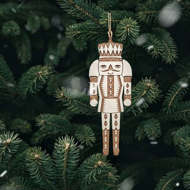 Its junkstock day 3 .. And I'm celebrating along with one of my faves 😄 these little nutcrackers are beautiful birch and can be hung up as they are or can make the perfect winter coloring project for the kiddos 🌲🌲🌲 #farmhouse #farmhousechristmas 