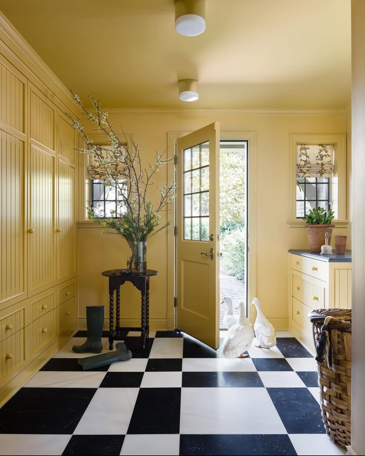 Feathers, fur, and a flair for mischief? Tile takes it all in stride. Pop in and find tile that will allow your critters to chill in style.

1. @theexpert
2. @annsacks 
3. @allisoncampbelldesign @amandapeterson.photo
4. @sallycaroline_ @timothykaye
5