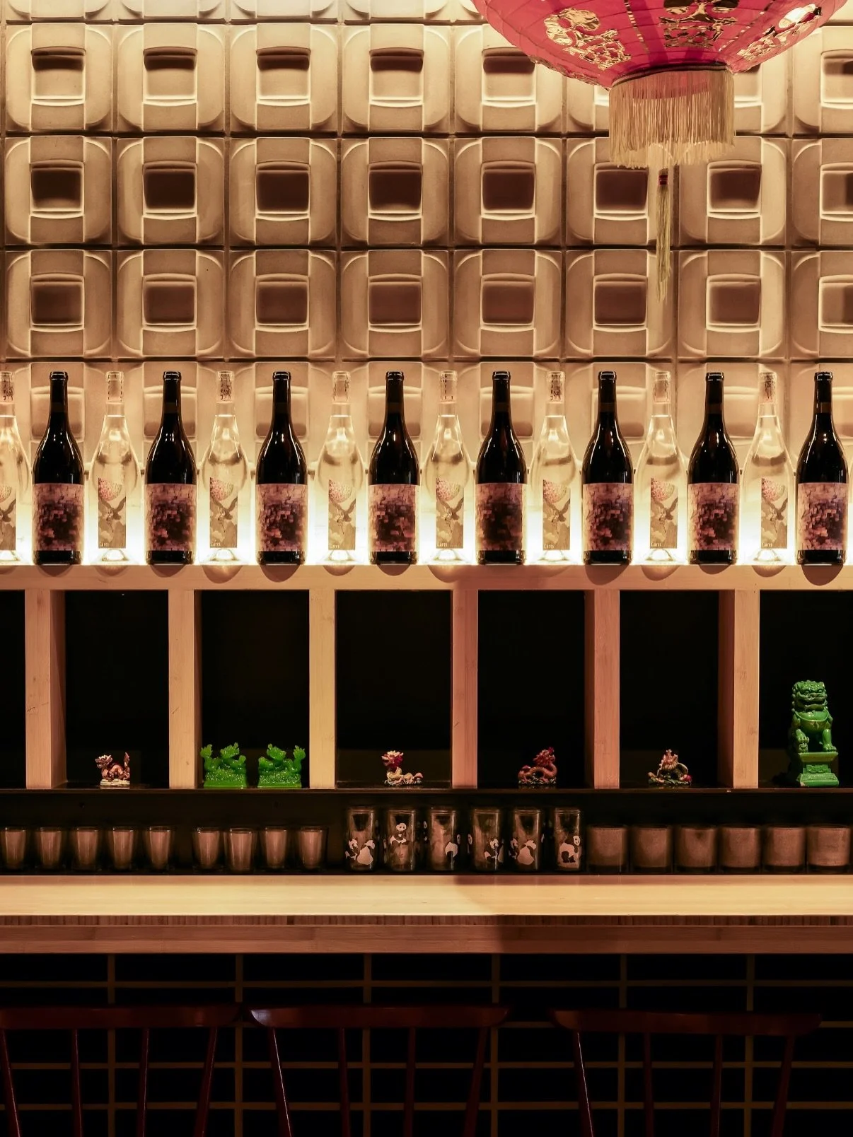 A toast to 2026 and to the perfectly curated vibes these tiles bring to the function&nbsp; 🥂

1. @Artobrick @pinchchinese 
2. @mcintyretile @pyrophx 
3. @tilesoflucca @rf_architecture_co 
4. @Artobrick @ilfigliofishkill