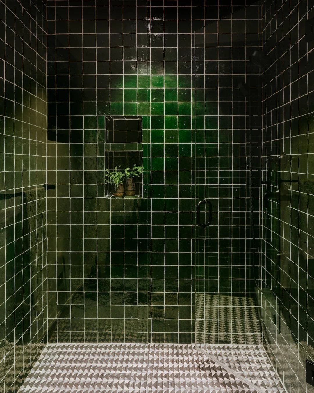 This recent shower install has us feeling extra lucky 🍀🌈

Architect: Talus Architects
Builder: @lohss_construction 
Design: @emmeline_interiors 
Photography: @justinejanemt