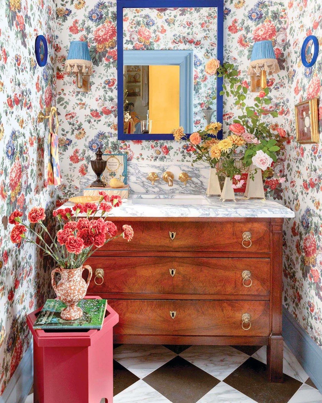 The maximalist blueprint.

Classic stone meets unapologetic pattern; because subtle
was never the goal.