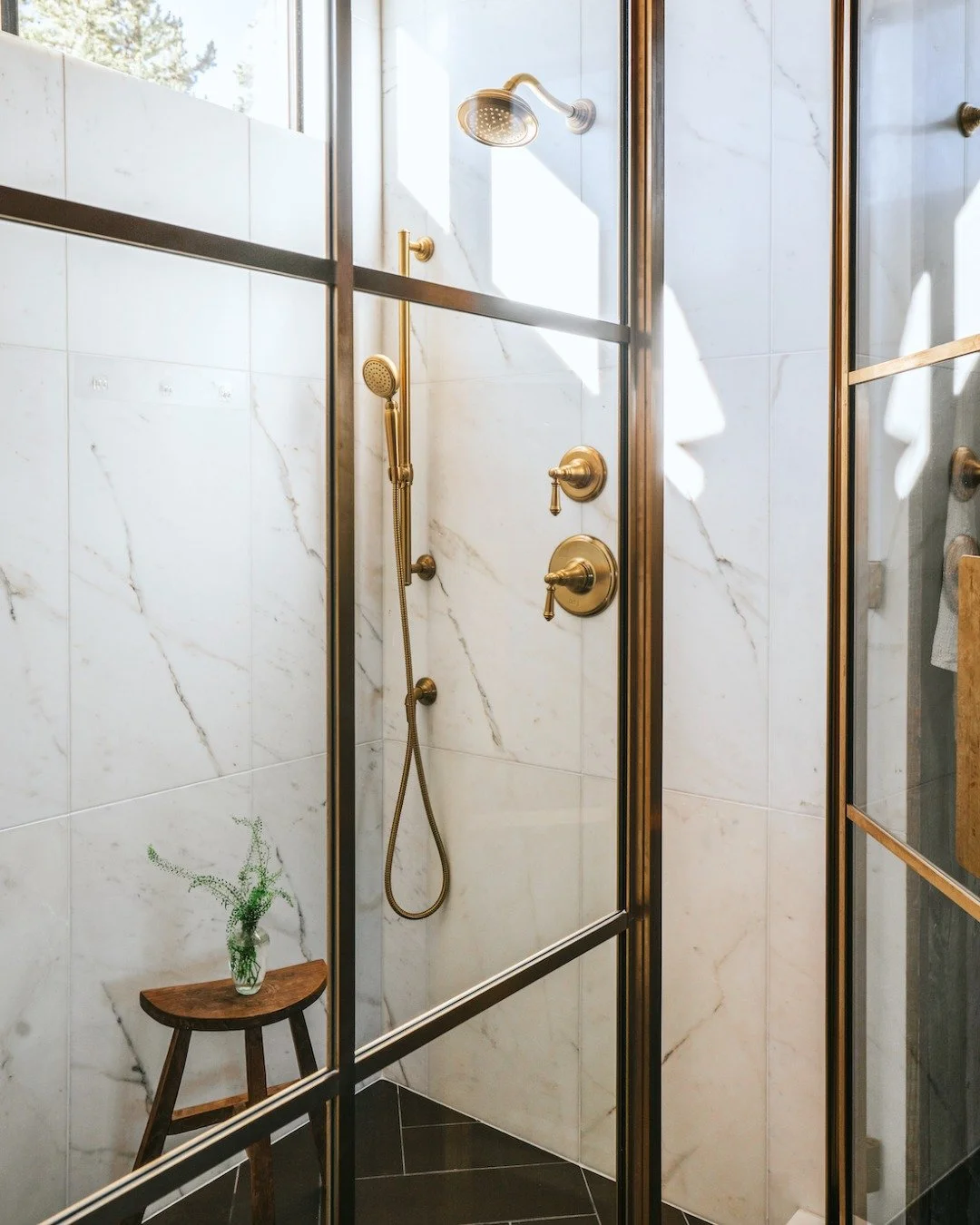 When the sunlight hits just right&hellip;

Always exciting to see where our tile finds a home. 

Architect: Talus Architects
Builder: @lohss_construction
Design: @emmeline_interiors
Photography: @justinejanemt