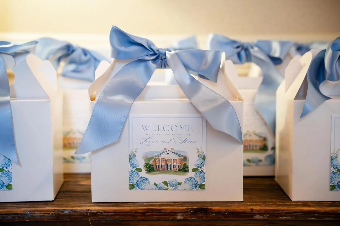 Welcoming guests in style 👏🏼 we wouldn&rsquo;t mind unpacking one of these boxes at the start of a wedding weekend, would you? Loved painting &amp; designing these custom cards for L&amp;S.
