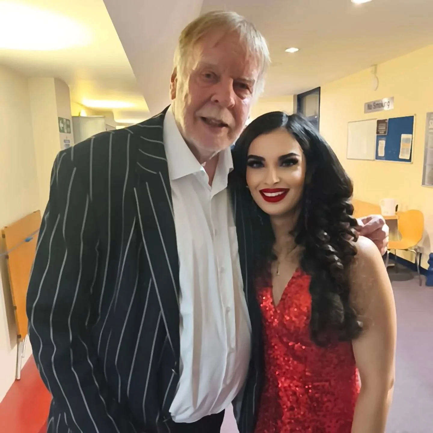 🎵🎹 What an honour it was to perform on the bill @rickwakemanmusic was headlining- I'm still pinching myself! Thank you so much to @adgerbrown for choosing me to perform alongside such a variety of total superstars (like yourself). ⭐🥹

✨ Also pictu
