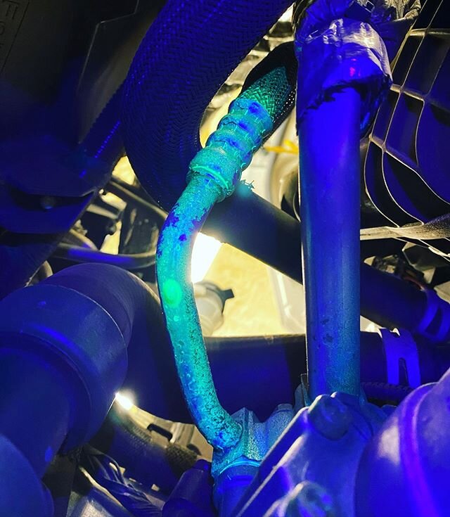 See that glowing? This is dye we put in the AC system previously which clearly shows there&rsquo;s a leak coming from the compressor hose. Get your AC checked soon so you&rsquo;ll be ready to take on this summer!
.
.
.
.

#AutomotiveTechnologyService