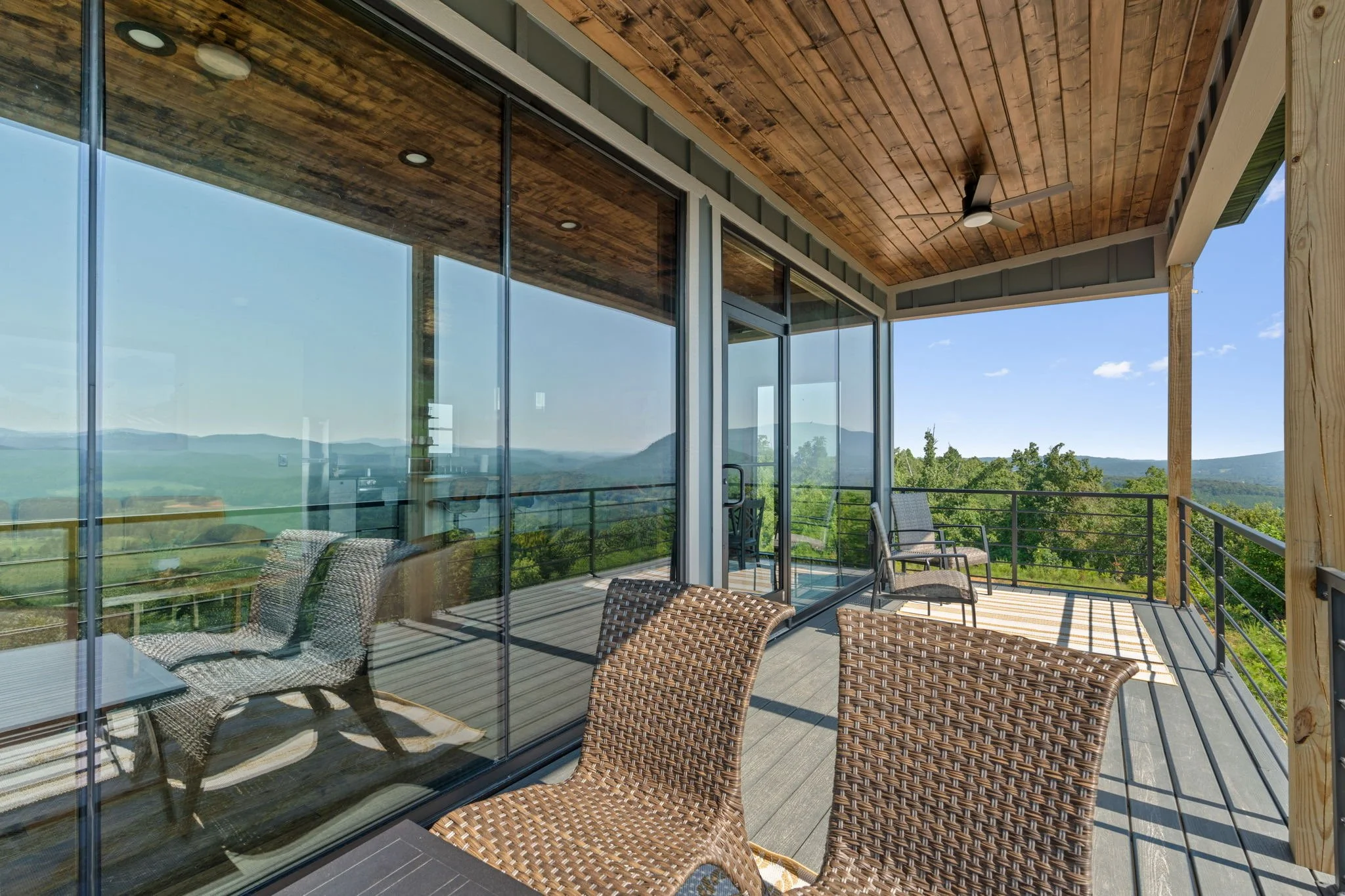 Cabin5-Ocoee-Cabin-Porch-with-Mountain-Views.jpeg