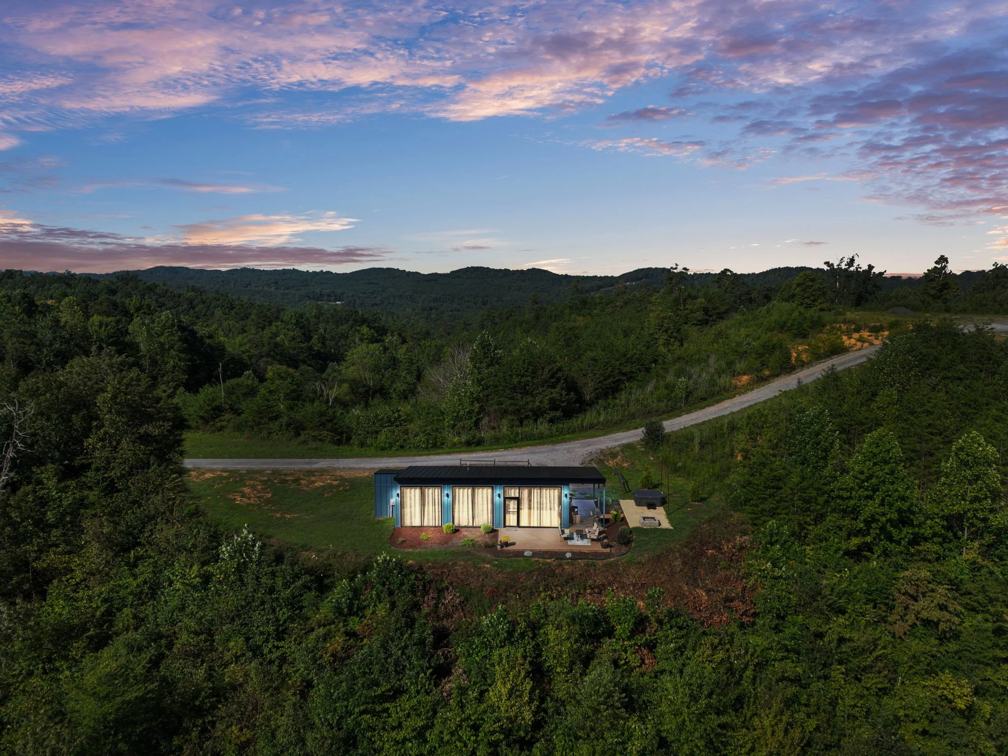 Cabin4-Ocoee-with-Mountain-Views-at-Sunset-Exterior.jpeg