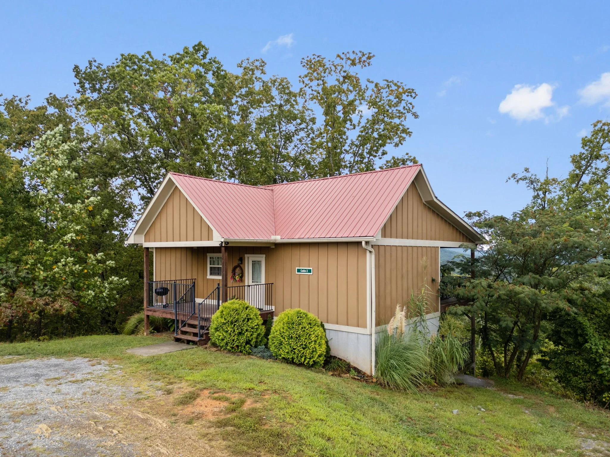 Cabin2-Mountain-Views-Exterior.jpeg