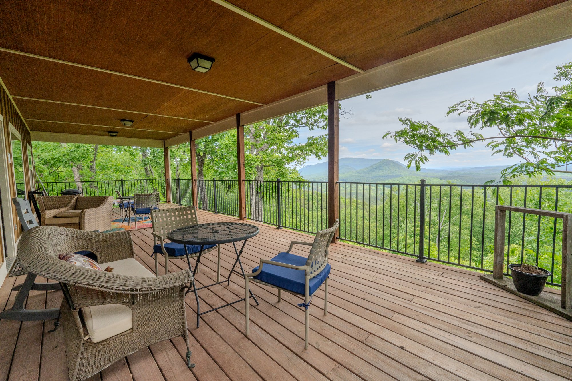 Cabin2Views-1.jpg