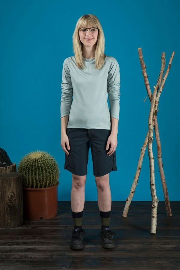 20180328_KTL_WM_Lightweight_Overshort_Navy_27925_001_72dpi (1).jpg