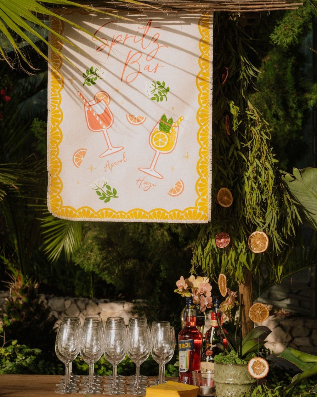 This spritz bar was such a highlight and brought a playful and casual touch to cocktail hour.

Our selection of signature spritzes were refreshing and delicious, and perfect for toasting the occasion on a warm day.

Sometimes it&rsquo;s the simple bu