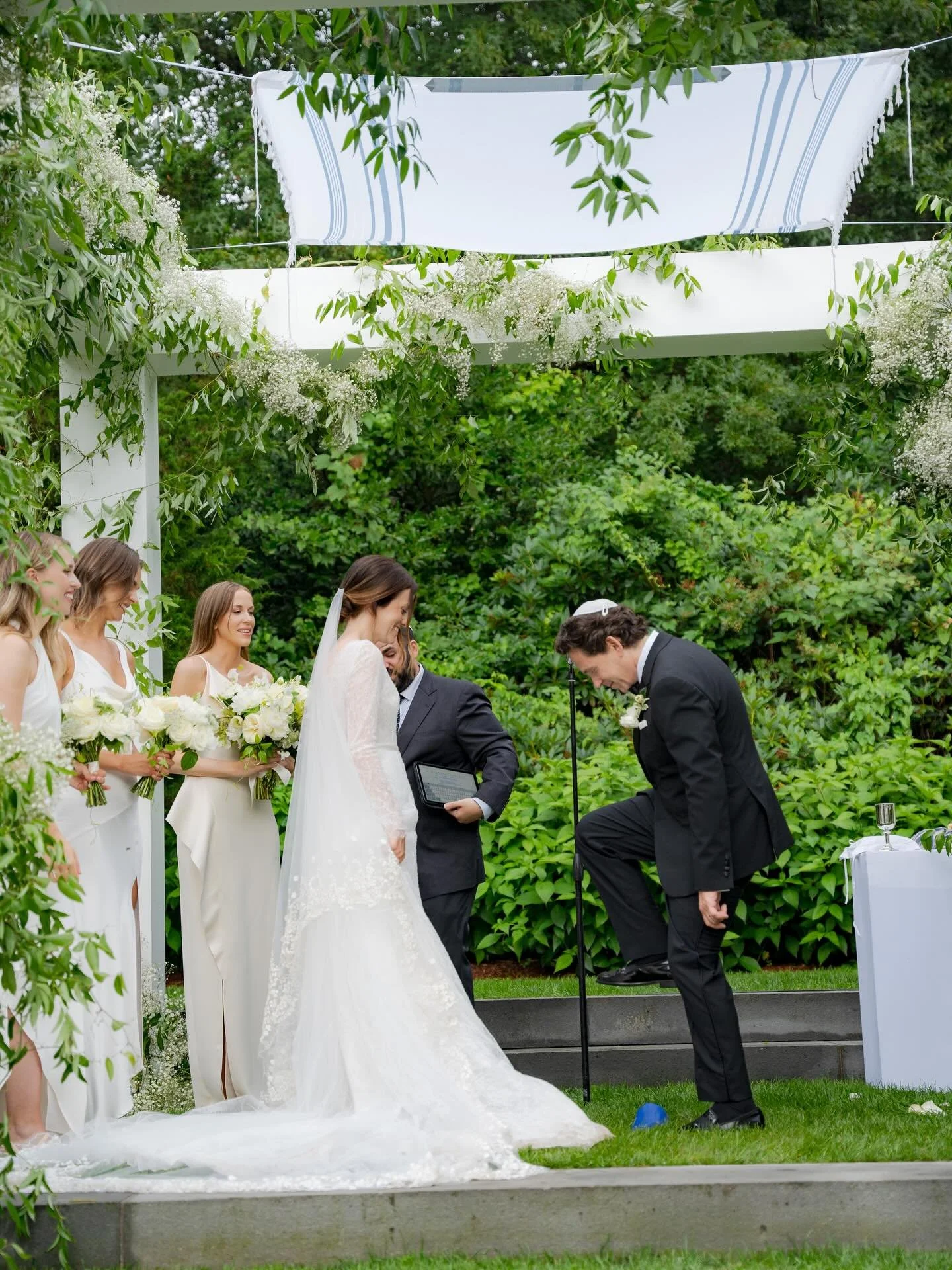 A passing (and torrential!) shower wasn&rsquo;t enough to dampen spirits, and the show went on the moment the clouds parted.

Guests more than made up for the rain delay by carrying the party long into the wee morning hours and ending in the family&r