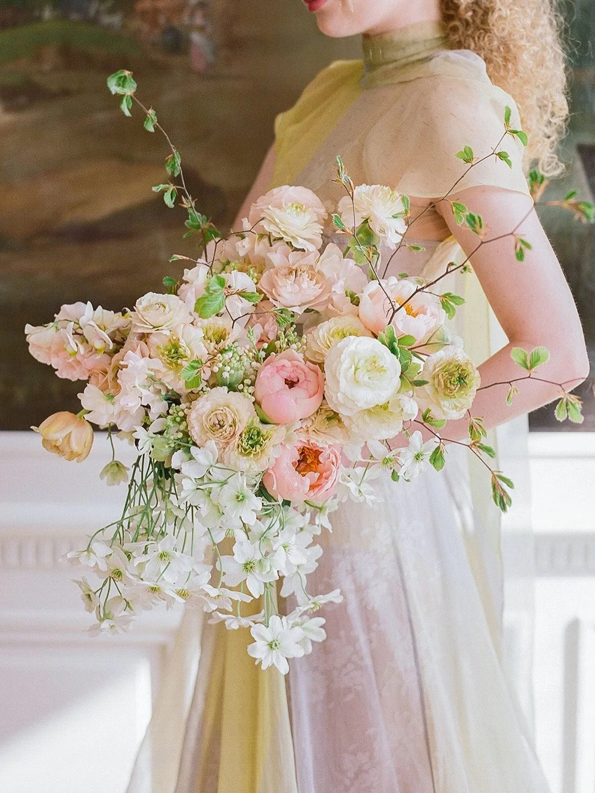 I love how a bouquet can be composed to speak to the precise setting and style of a wedding, and not just dictated by flower type and color.

At Ariella&rsquo;s Amsterdam floral workshop this year, students studied movement more so than flower combin