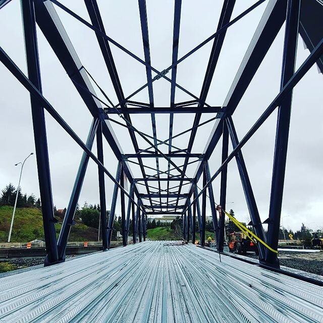 E360 Sound Transit Light Rail Station Bridge westbound sequence completed and ready for hoisting. @steelkorr 
@aisc #ironworkers86 #buildamerica #welding #structuralsteel #bridges #steel #structures #aisccertifiederector 
#instagram #ironworkers #pac