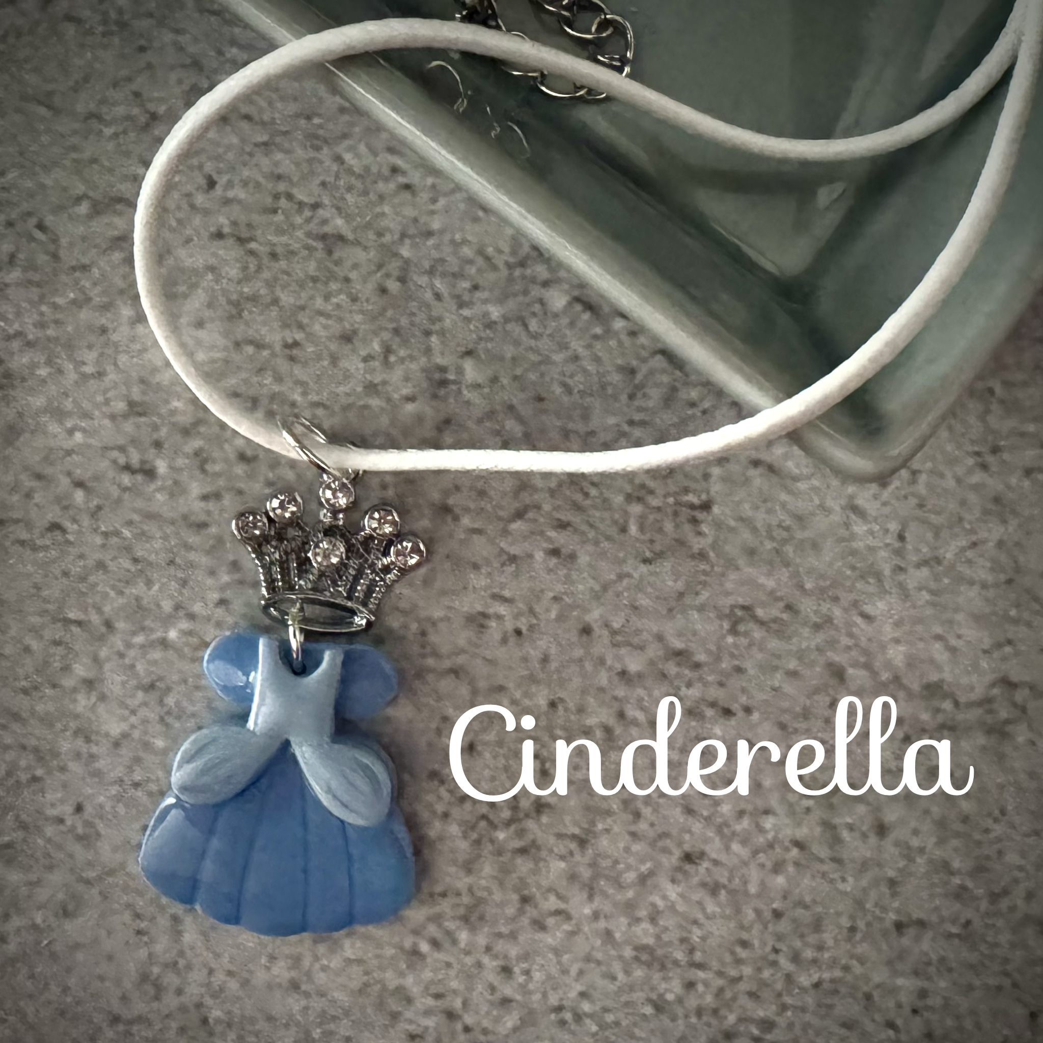 Cinderella Pendant.PNG