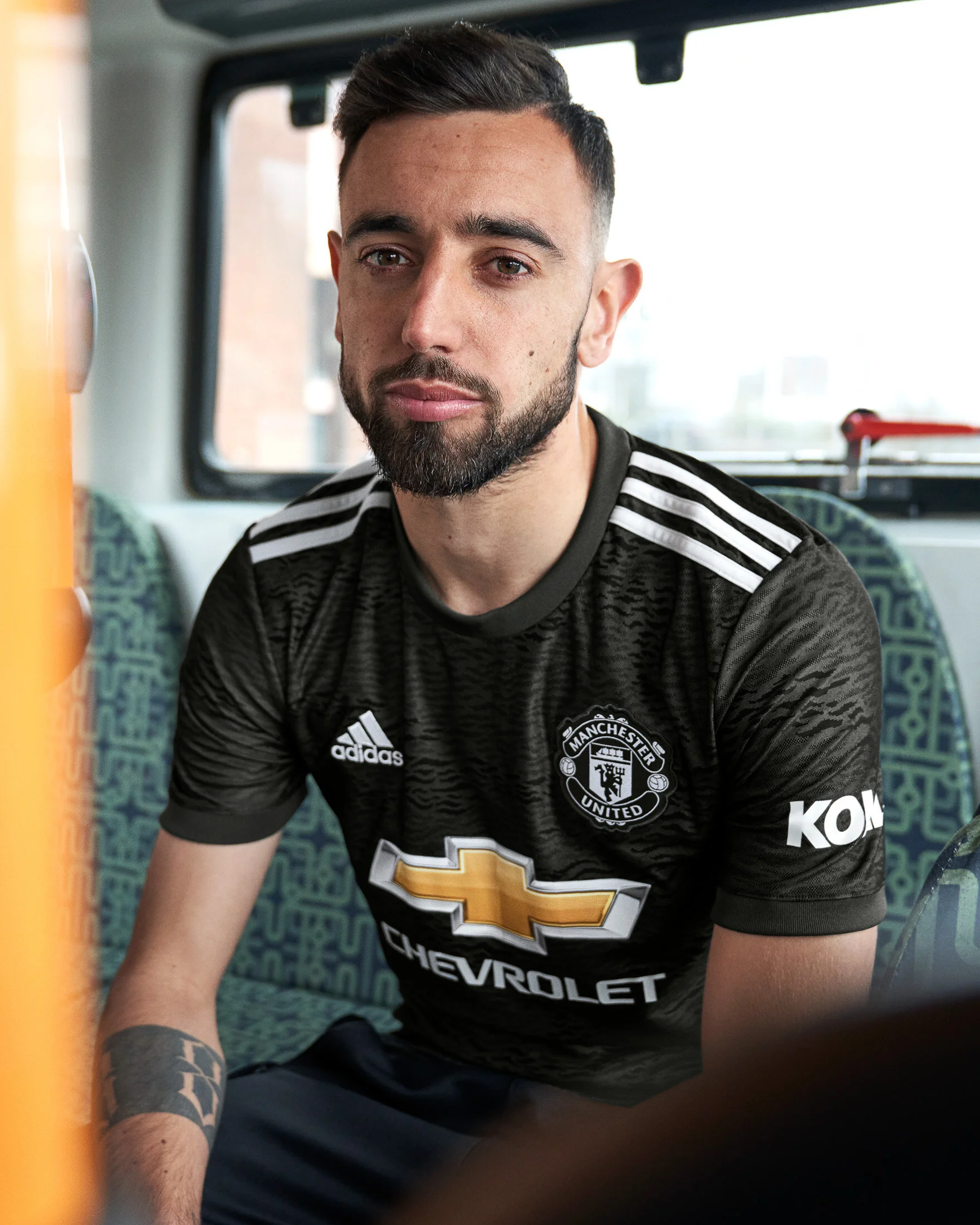 H22604_MUFC_FW20_SOCIAL_FERNANDES_AWAY_4x5.jpg
