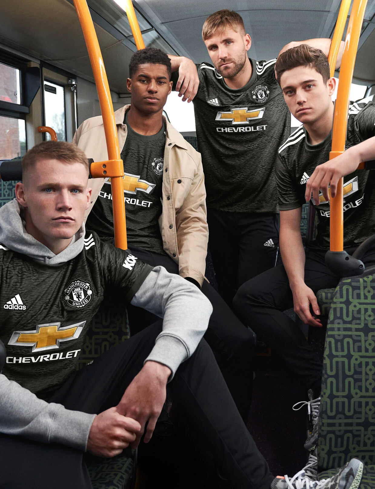H22604_MUFC_FW20_SOCIAL_MEN BUS_AWAY_9x16_.jpg