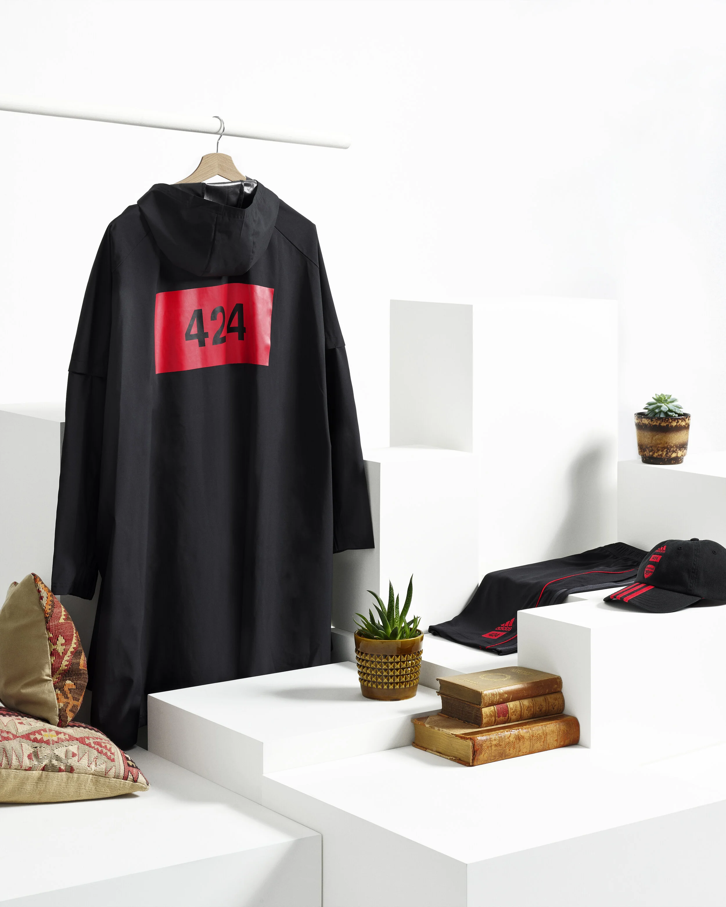 10_poncho_back_hero_511_50.jpg