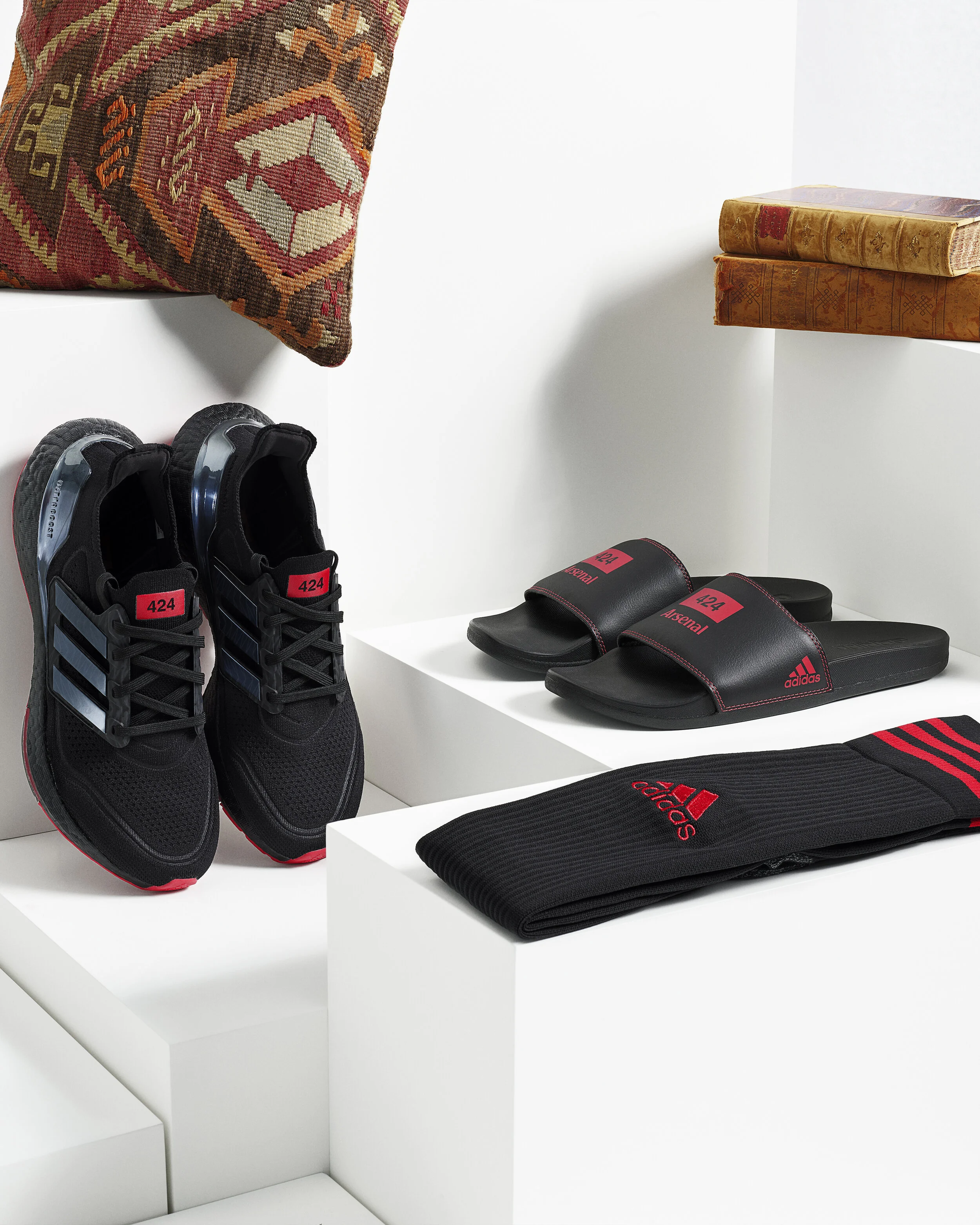 14_ultraboosts_slides_socks_hero_303_50.jpg