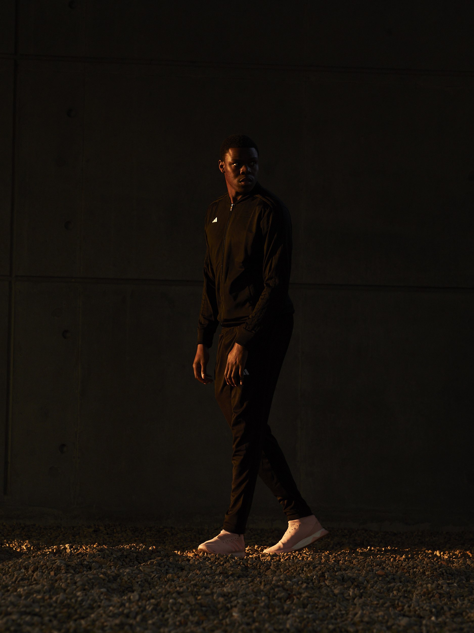 1904_ADIDAS_TANGO_MADRID_LONDON_BAITEZE_SQUAD_1325.jpg