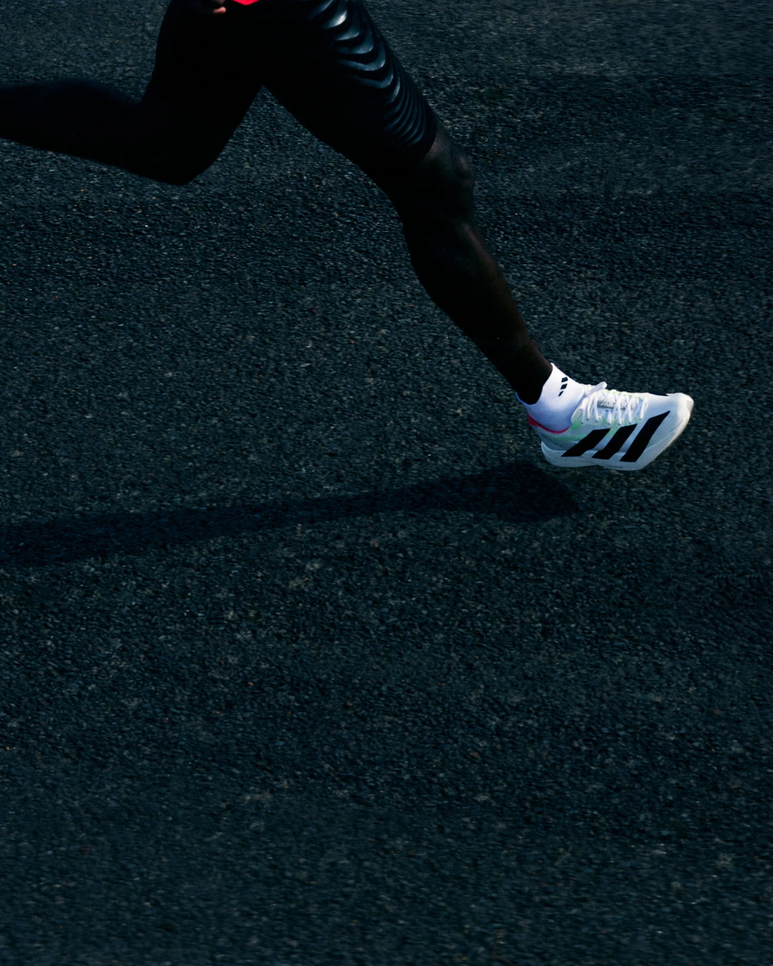 H24280_SS25_ADIZERO_PRO_4_ON_FOOT_06_16X9_RGB.jpg