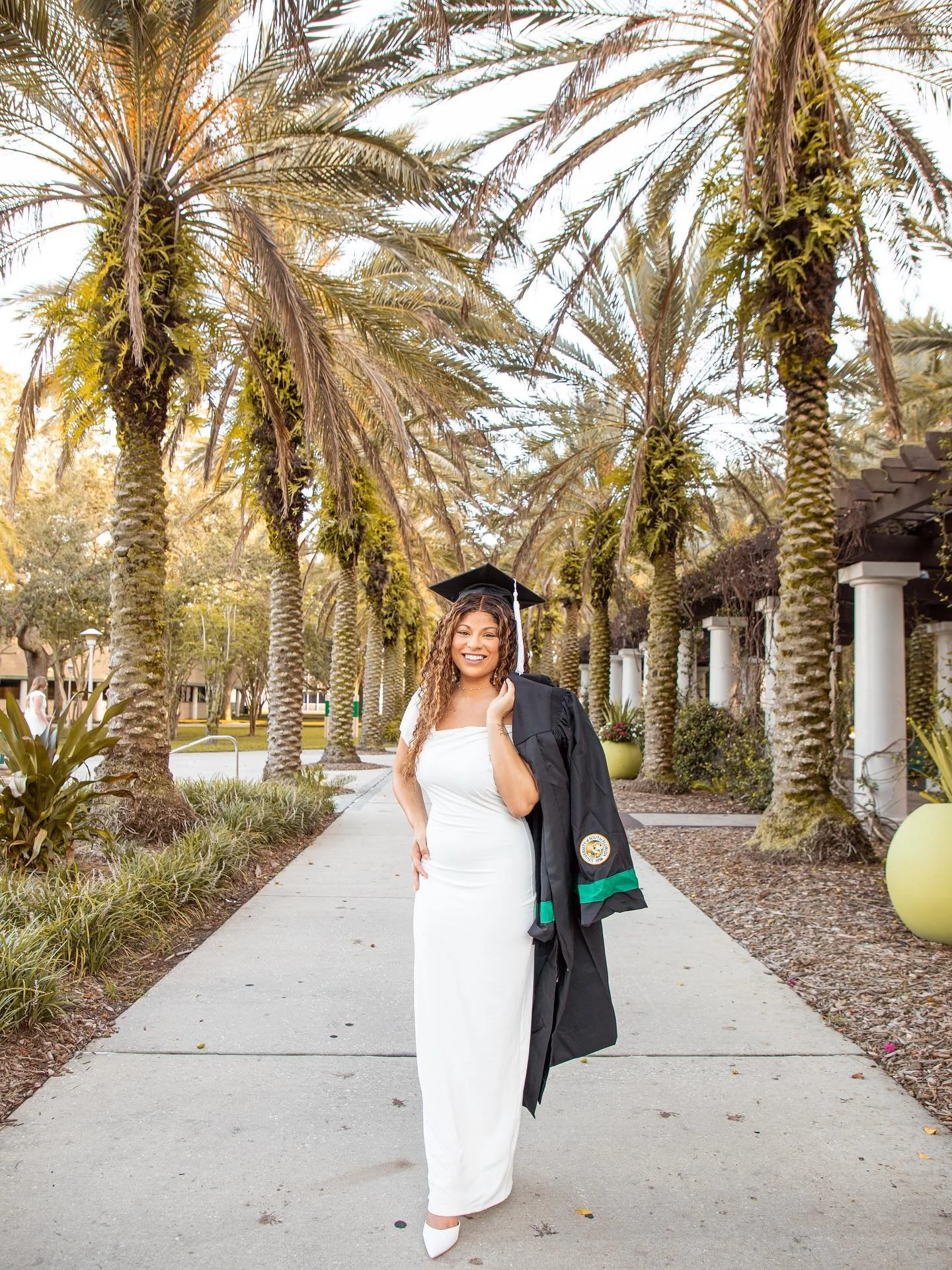 Pretty Little Graduate 💛
👩🏽‍🎓: @vivvybean
-
#tampaphotographer #tampaphotography #tampagraduationphotographer #tampagrad