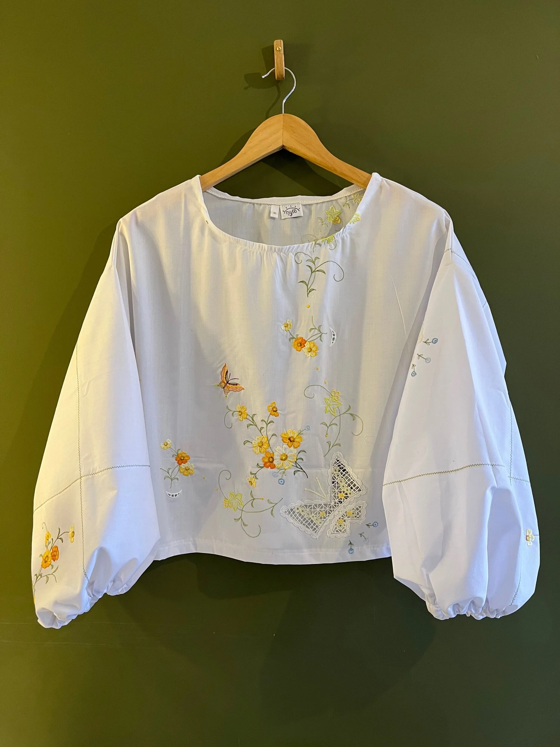 B1AEE2DE-A03C-41F0-9E26-5EA2163CED8F