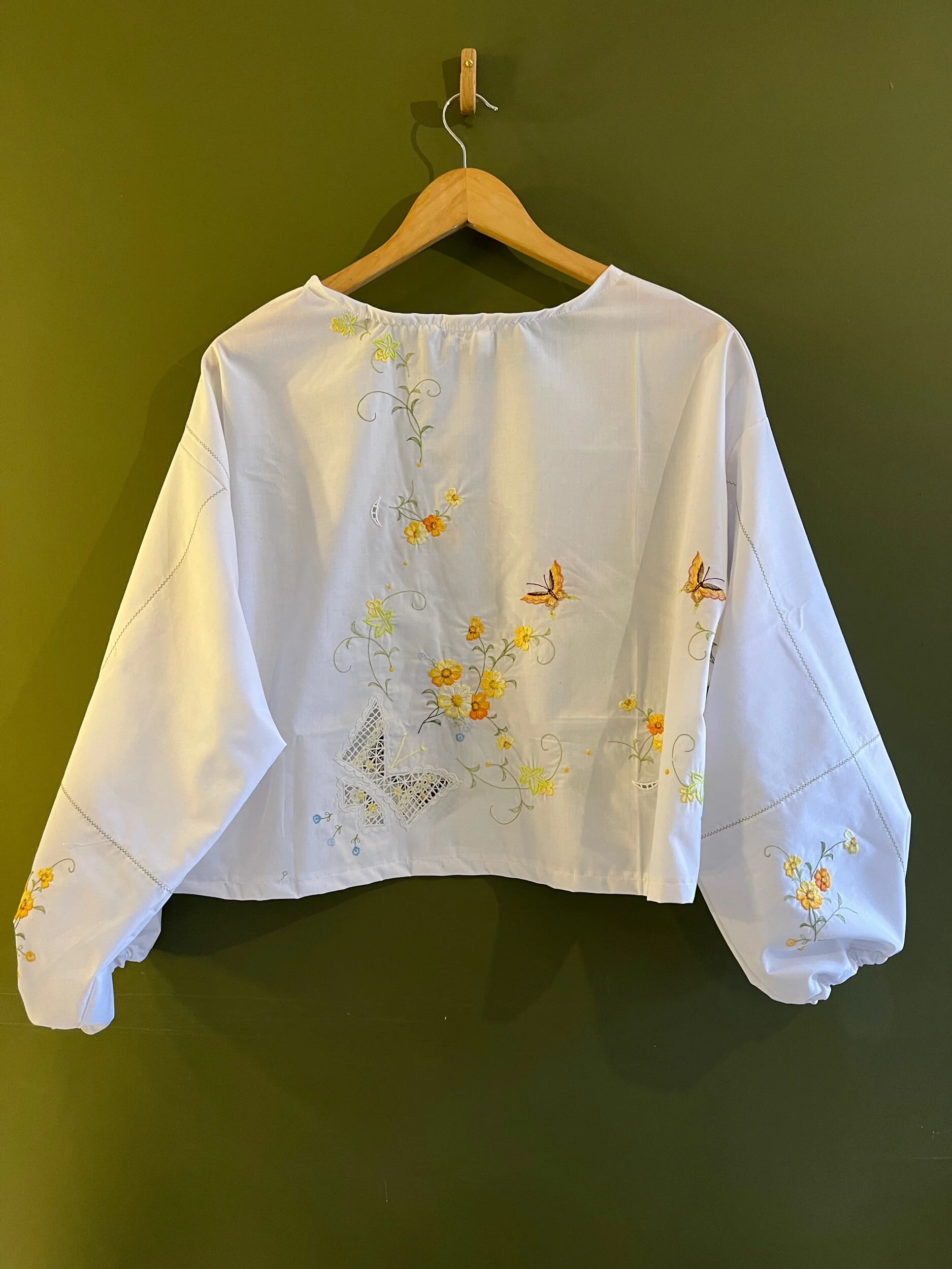 9DB69FE8-0E14-4A7F-9582-EE26F722332C