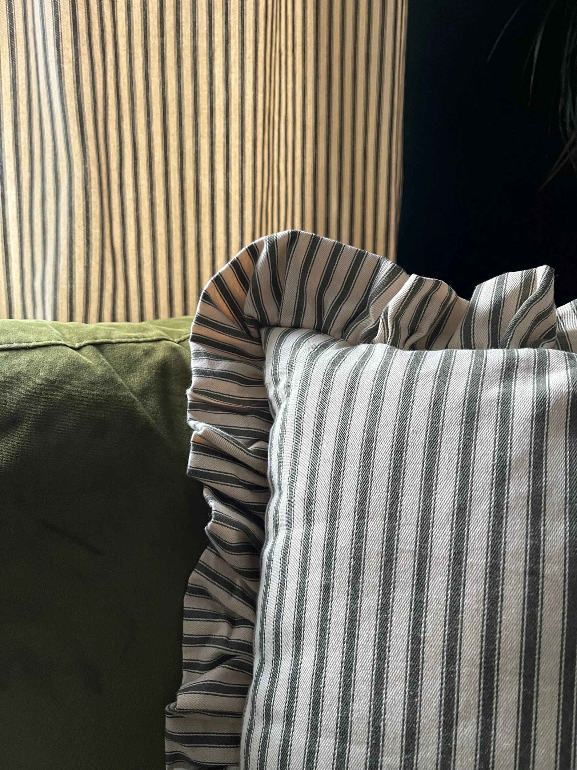 0164214B-009D-4542-A0D6-33CB26B1D5A8