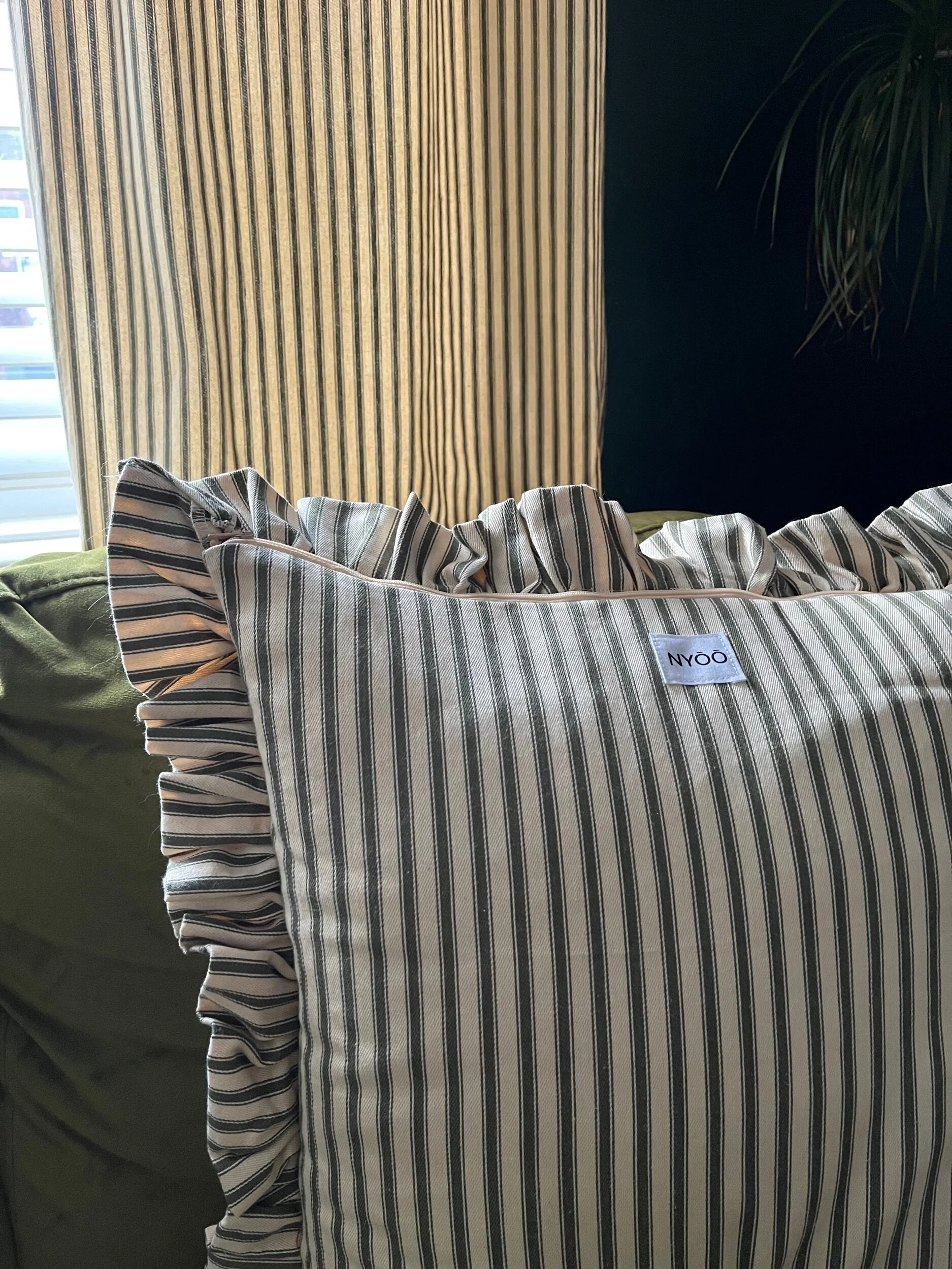 D7906743-E86C-40F2-AAA7-44BF49C03C01