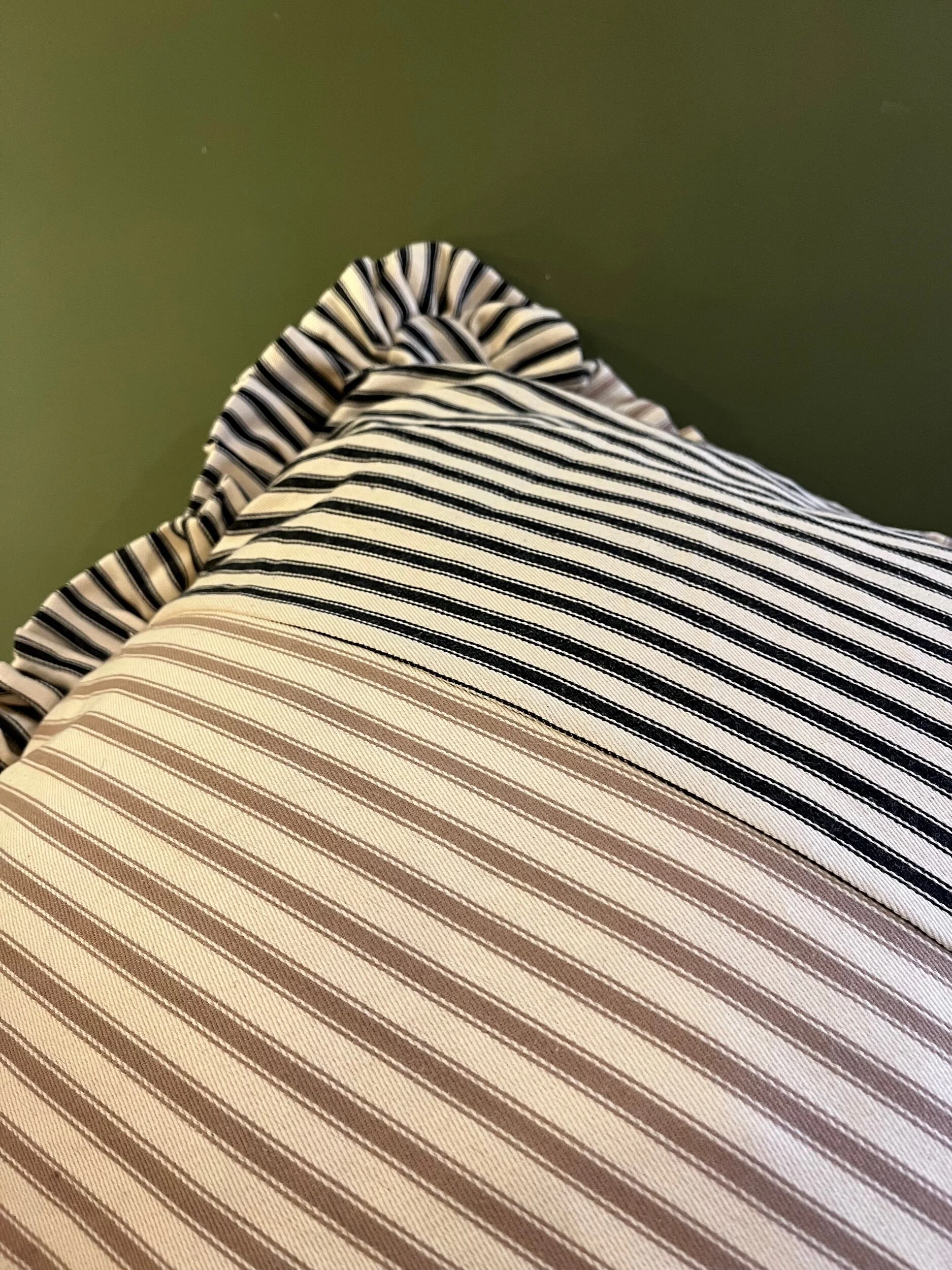 AE27F670-86D6-4171-8443-48F8C65E6FFB