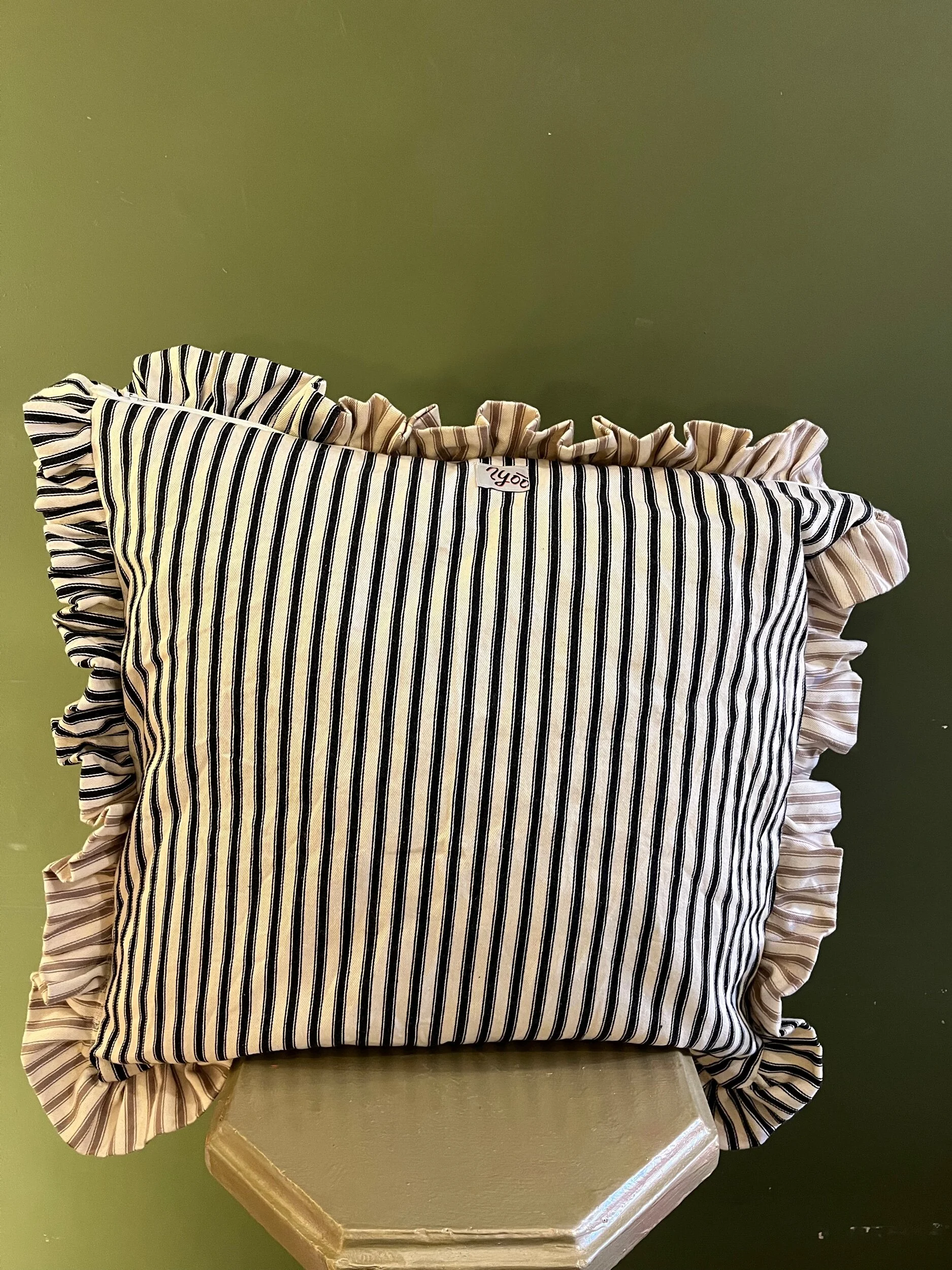 FF6DF838-779B-4BBF-B826-0B47BA137345