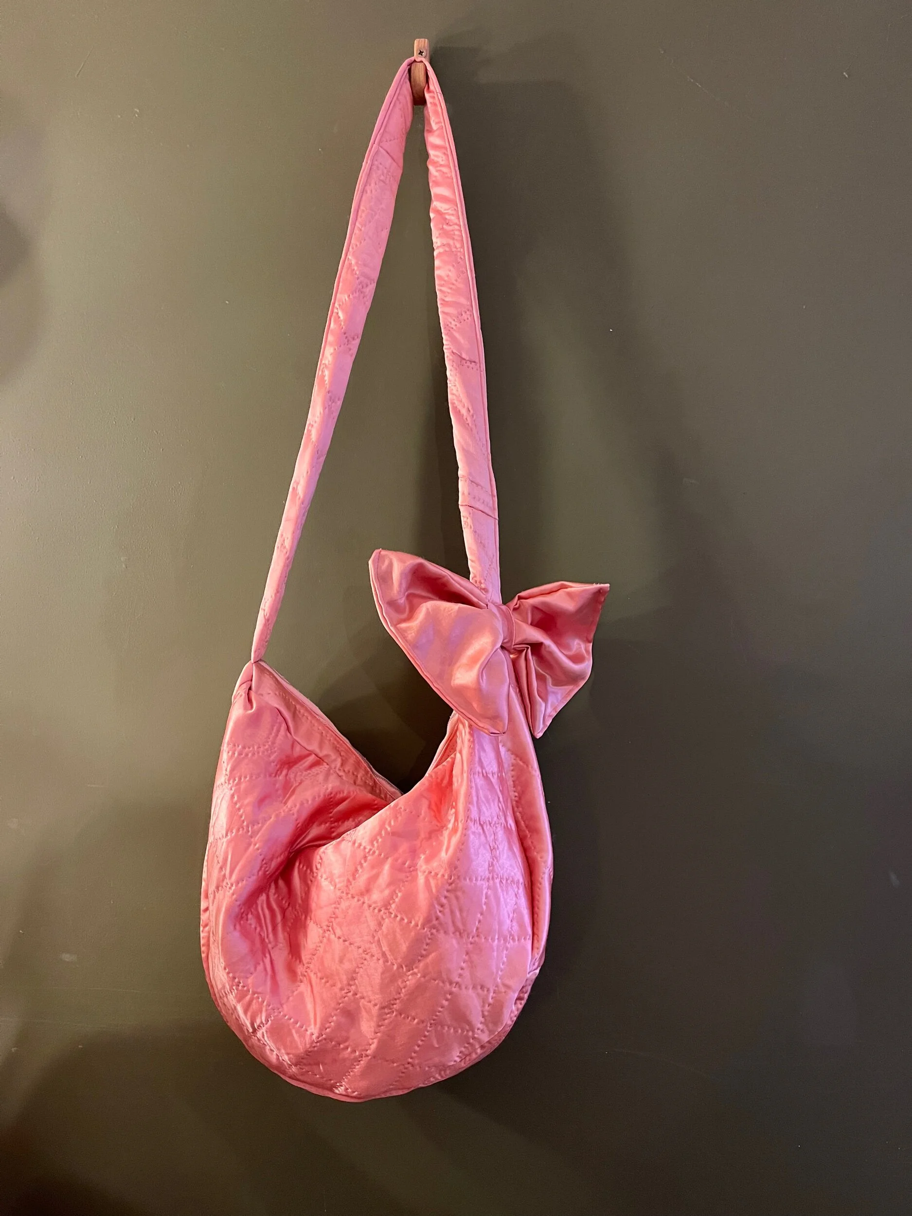 B8974A86-E8C0-4036-9463-77AE727FCC2B