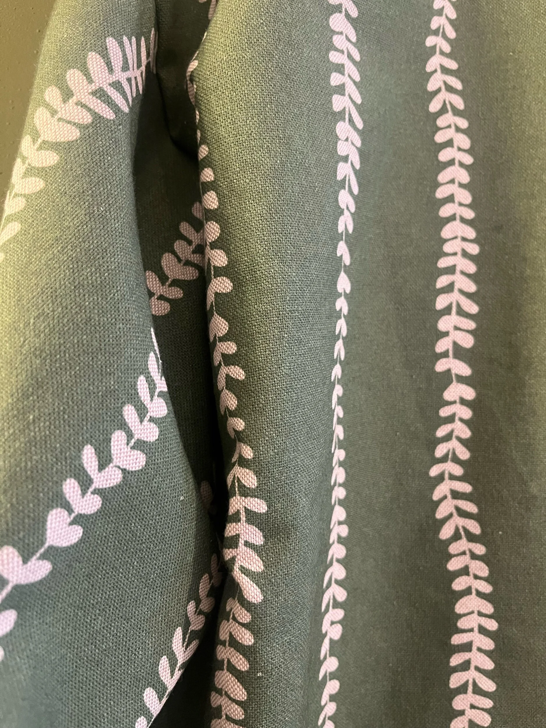 D6FB8EA6-1CB5-4BBB-BBA4-95B2AFBA3662