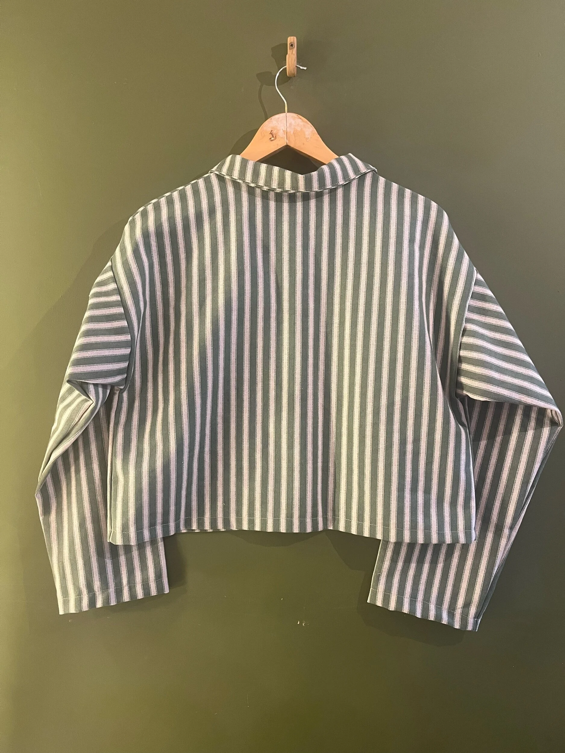 5E758F28-F263-40B5-ADCE-672B6BB4F798