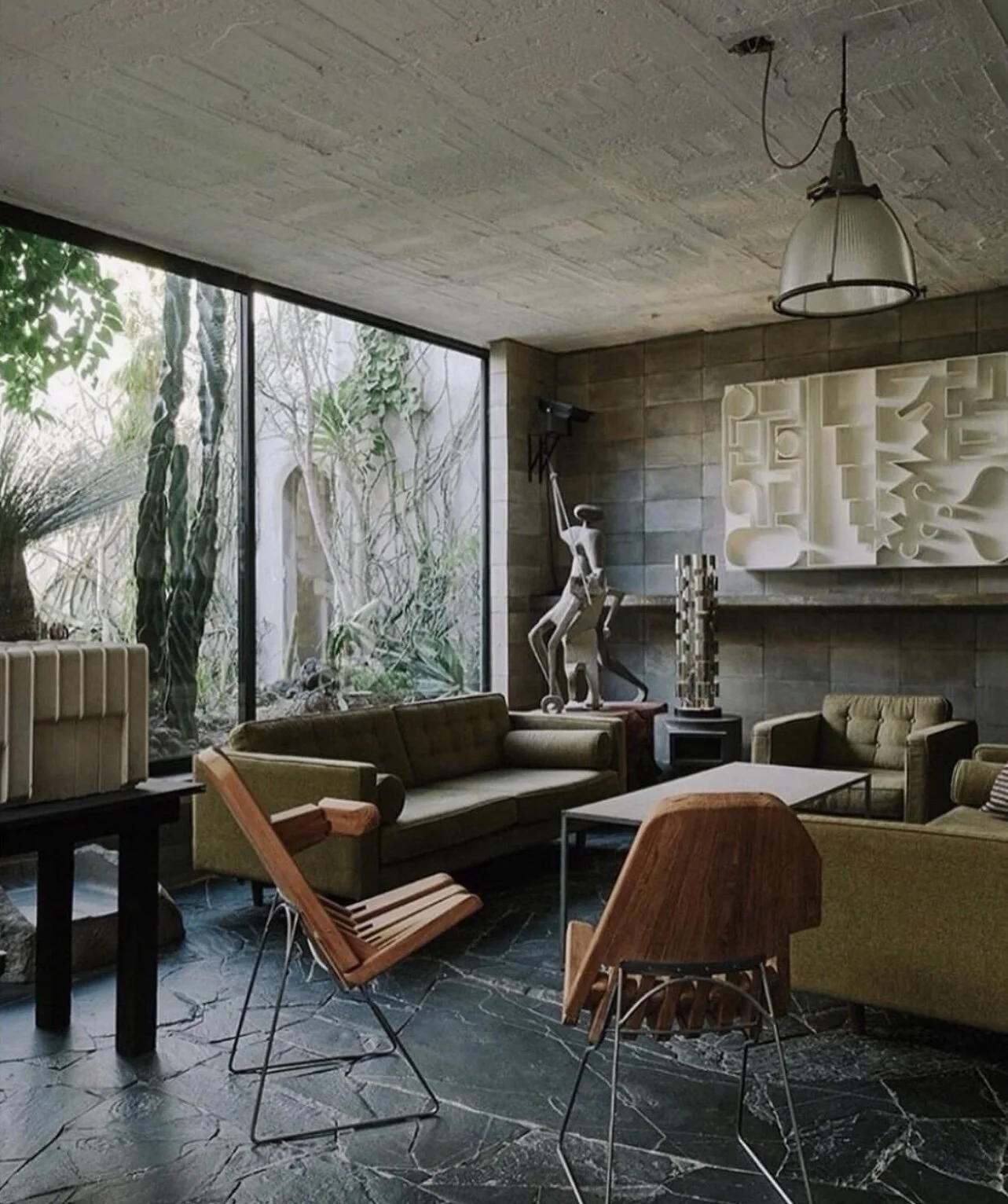 B7DFE1E2-23CE-4F17-9589-35A86E50F06E