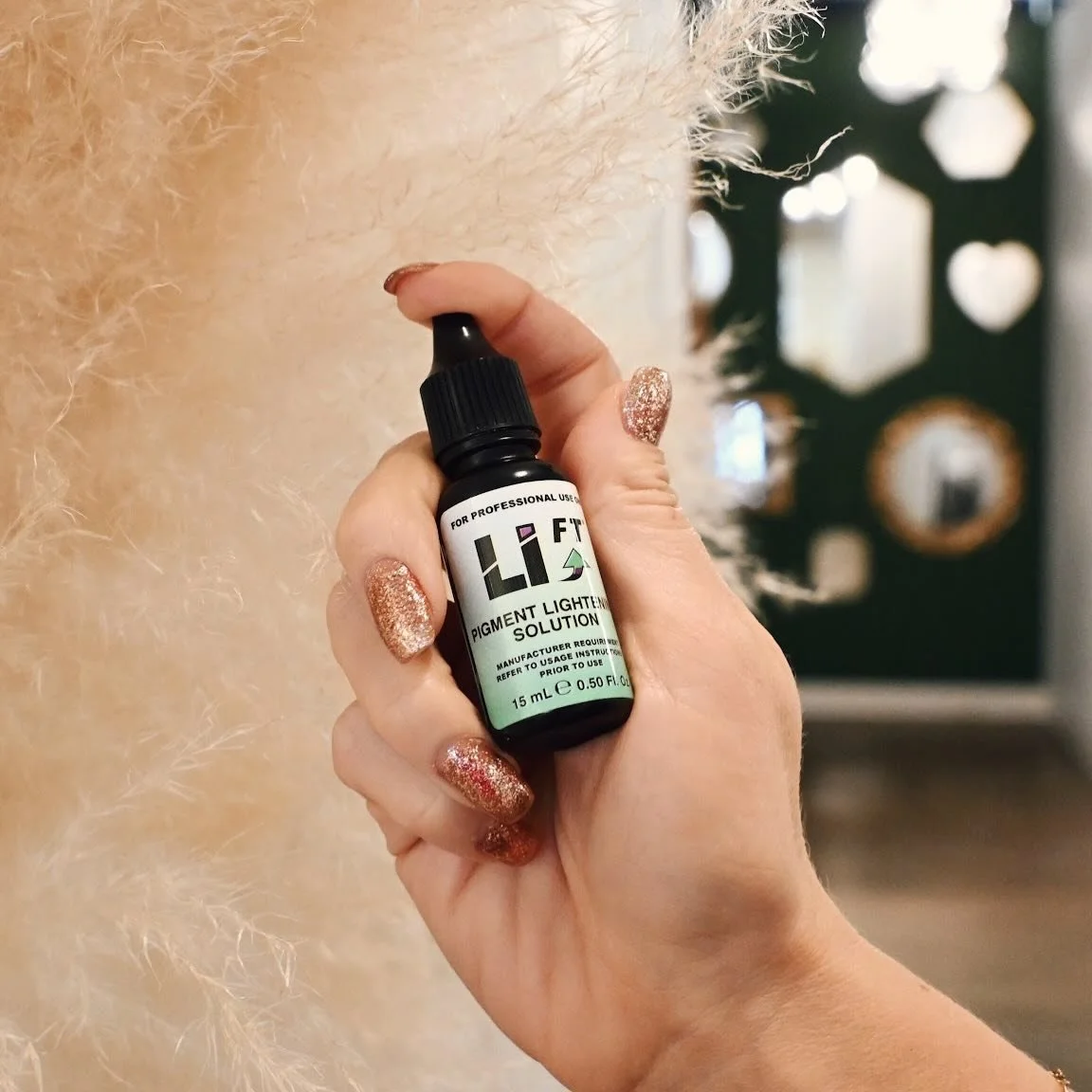 Not all tattoo/PMU removal is one-size-fits-all, and that&rsquo;s exactly why we offer saline removal using @liftinkremoval in studio alongside other options. Here&rsquo;s the real tea ☕️:

✅ Pros of Saline Removal:
&bull; Great for cosmetic tattoos 