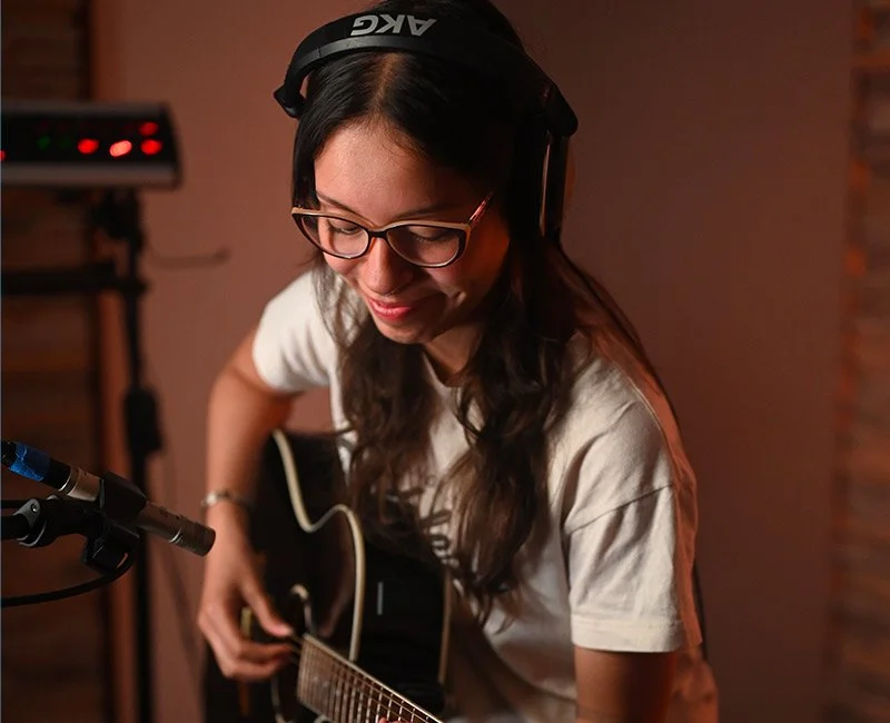 Ruta Project: alumno presentando su música en Tonus